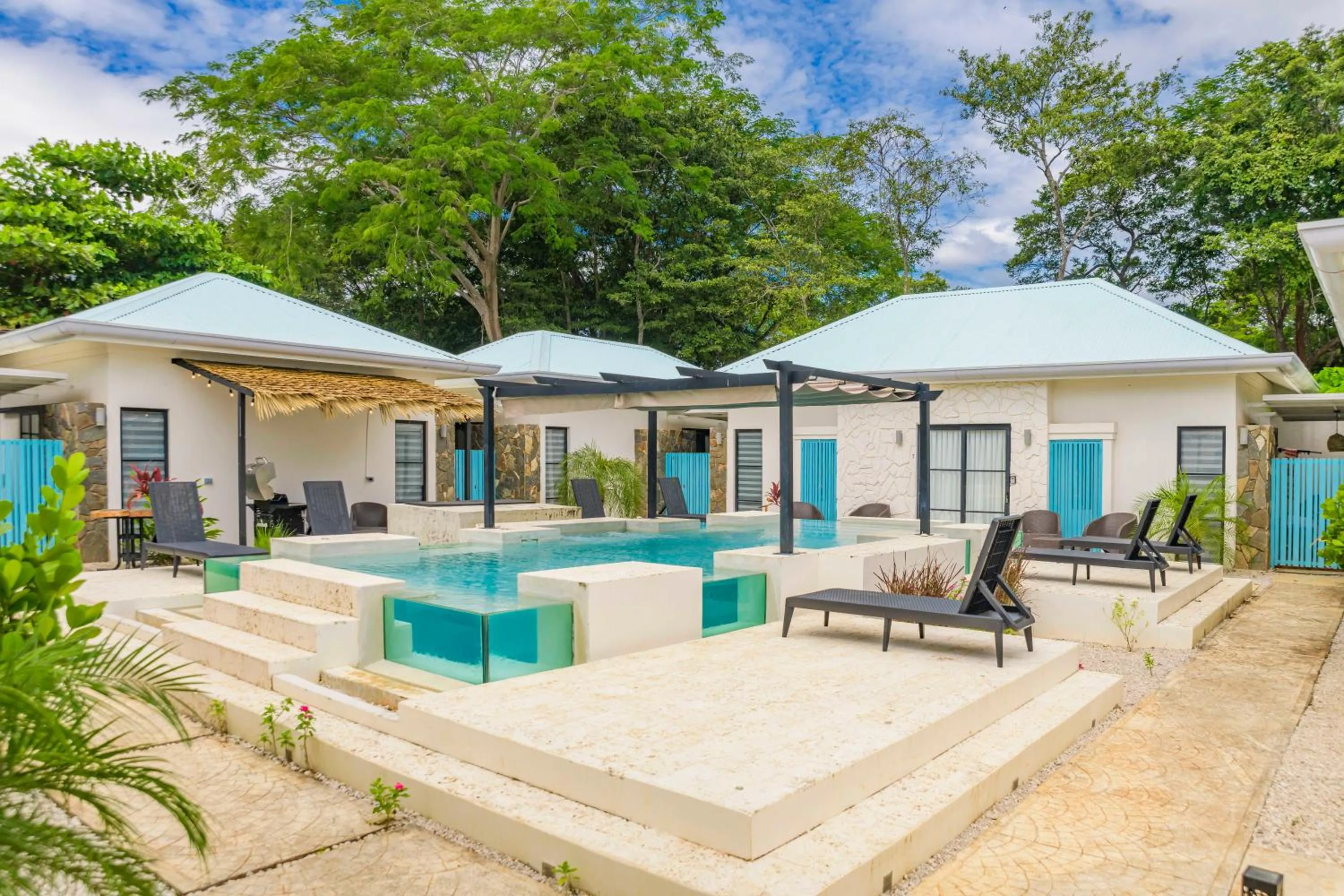 Property building in Villas VR Beachwalk Avellanas