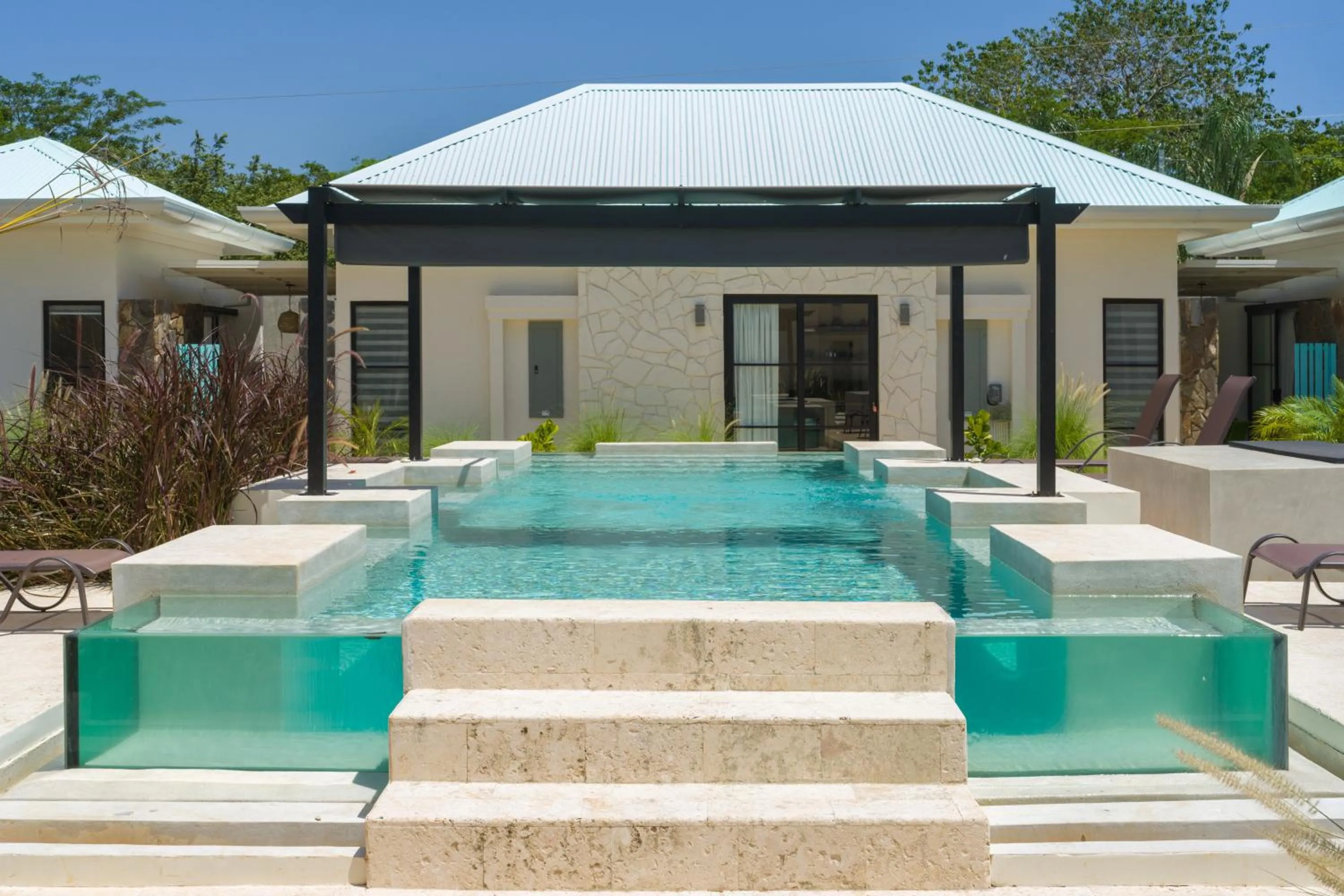 Pool view in Villas VR Beachwalk Avellanas