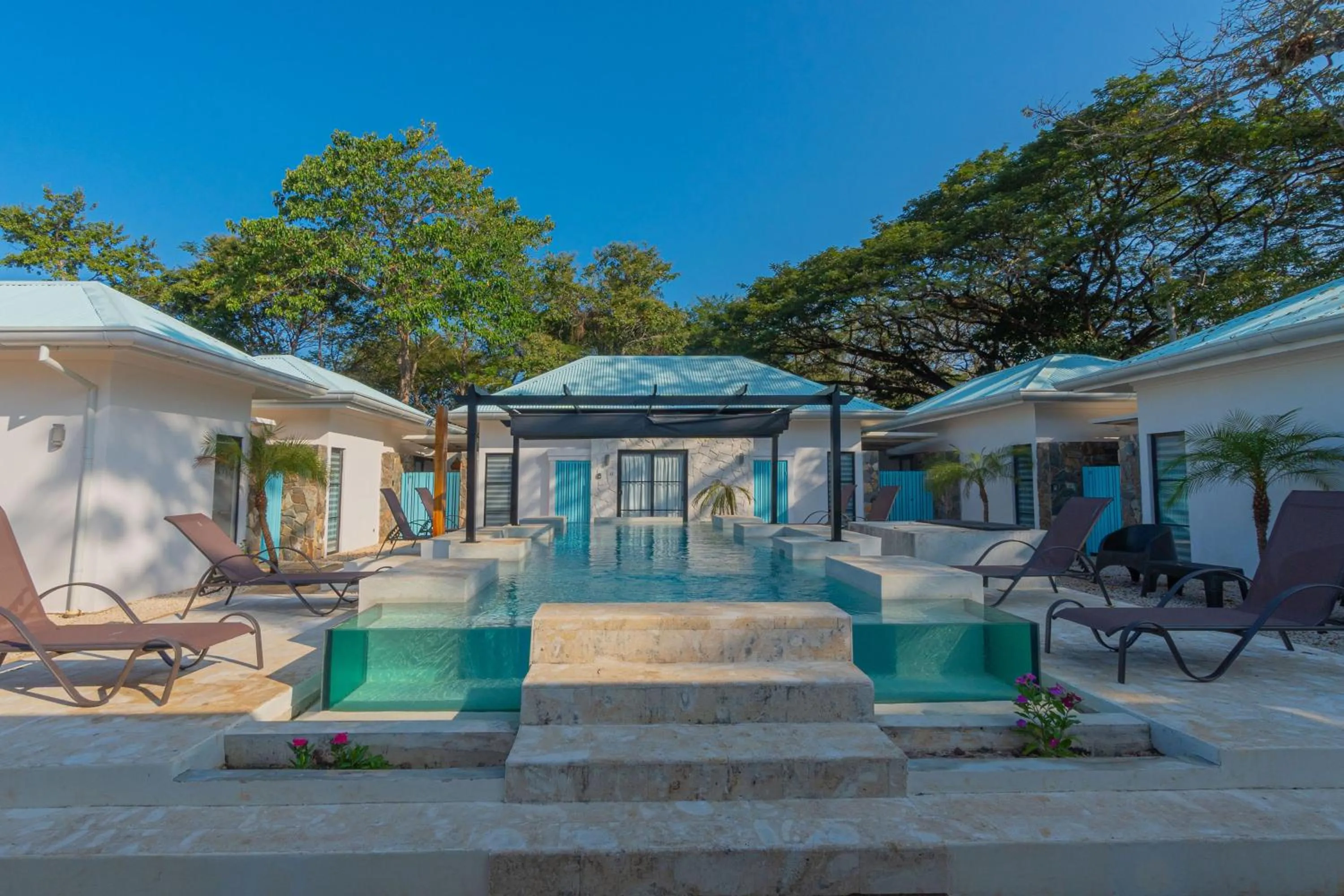 Swimming pool in Villas VR Beachwalk Avellanas