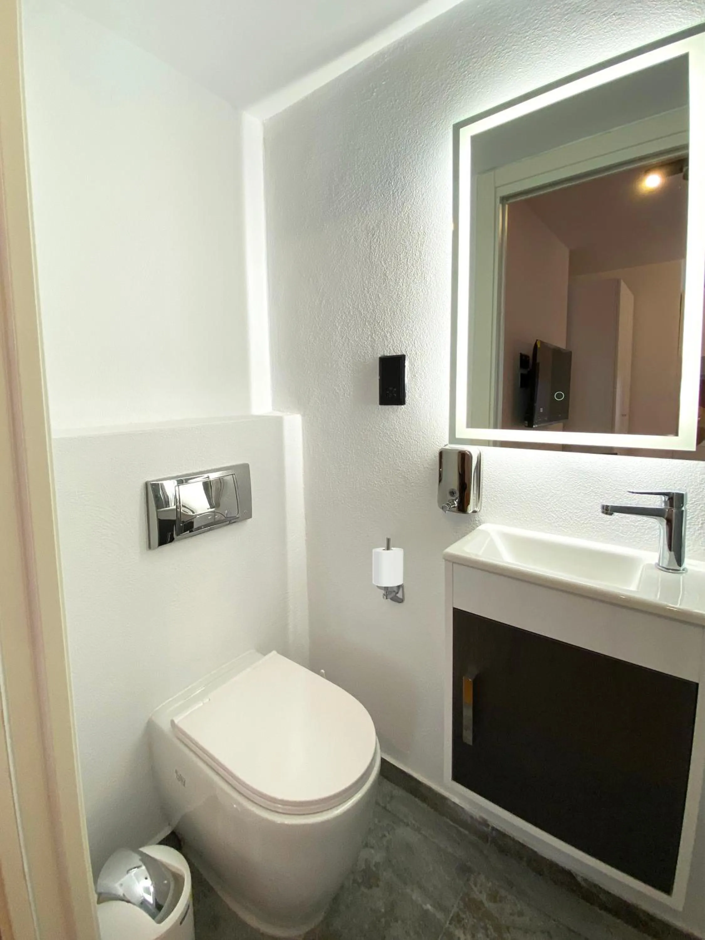 Bathroom in Citizen Suites