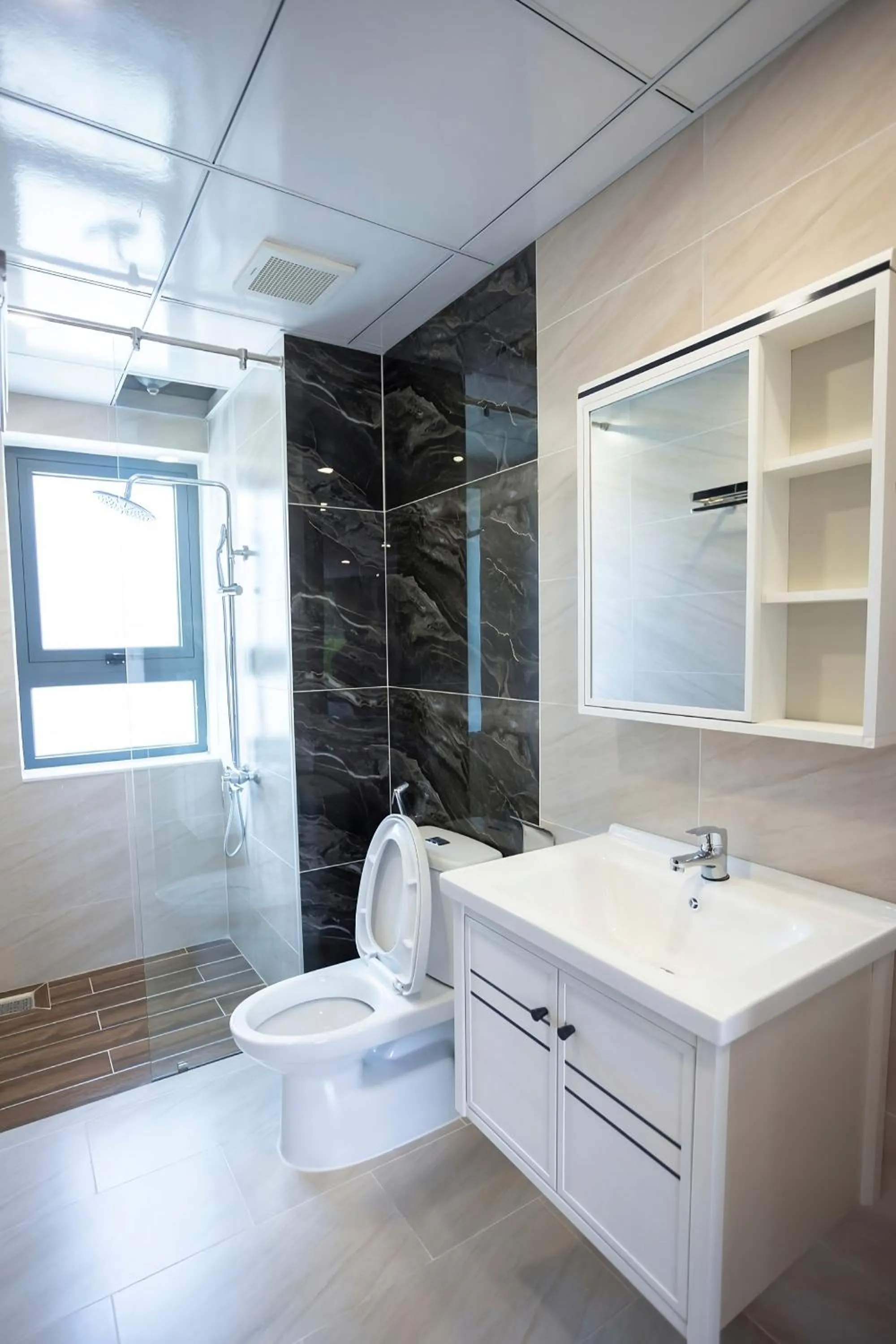 Shower in Thung Lũng Xanh TQK Hotel