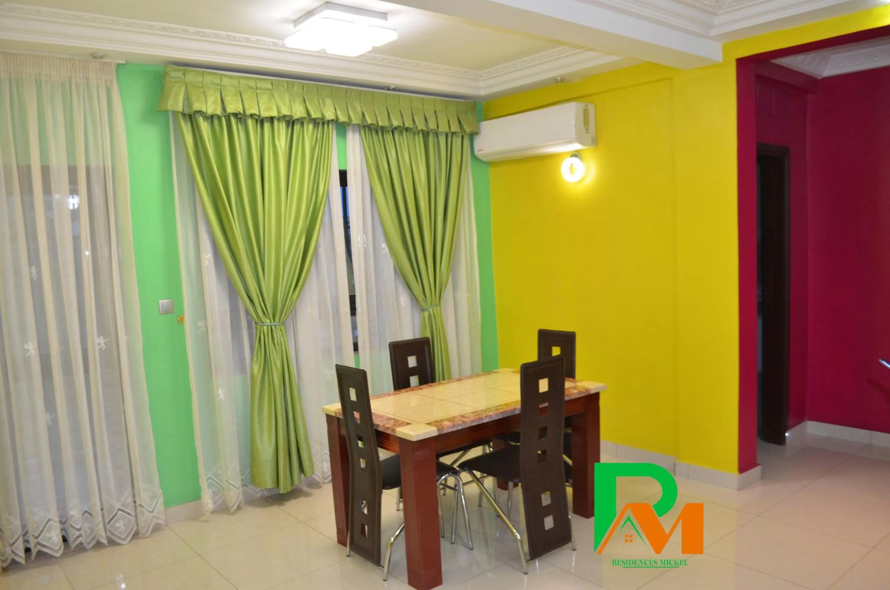 Dining area in RESIDENCES MICKEL