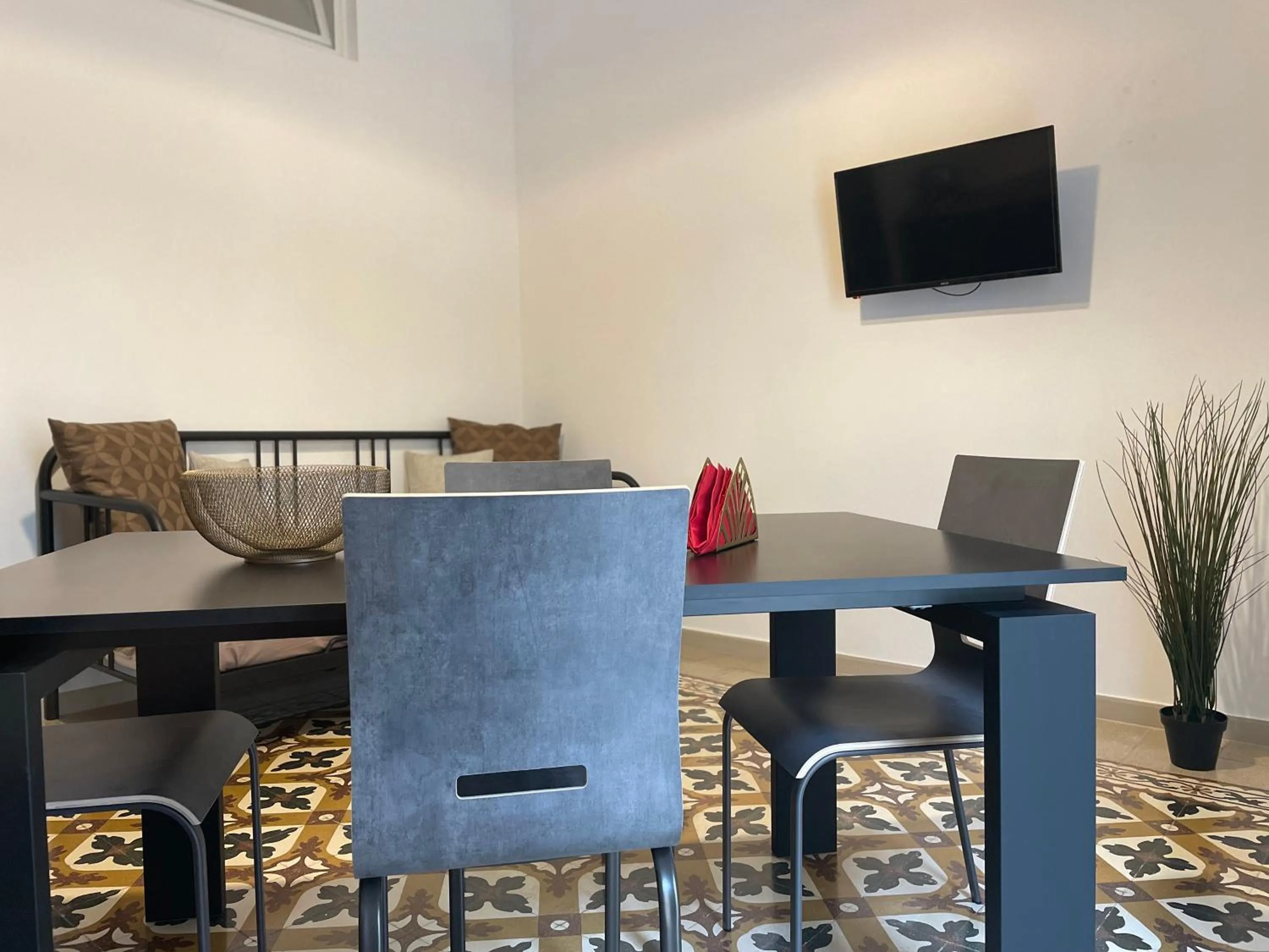 Dining area in Maioliche Apartment