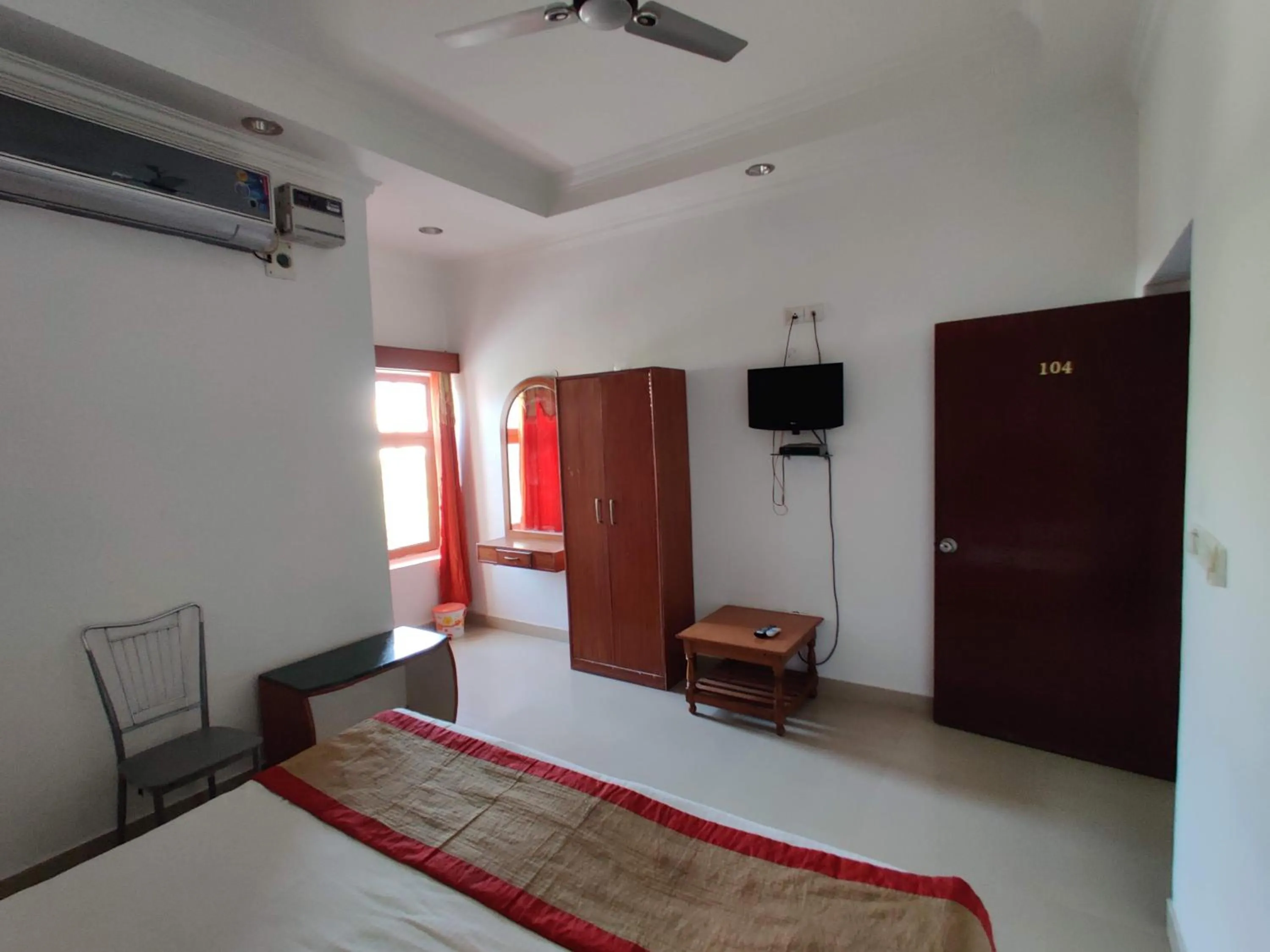 fireplace, Bed in Euro Star Inn