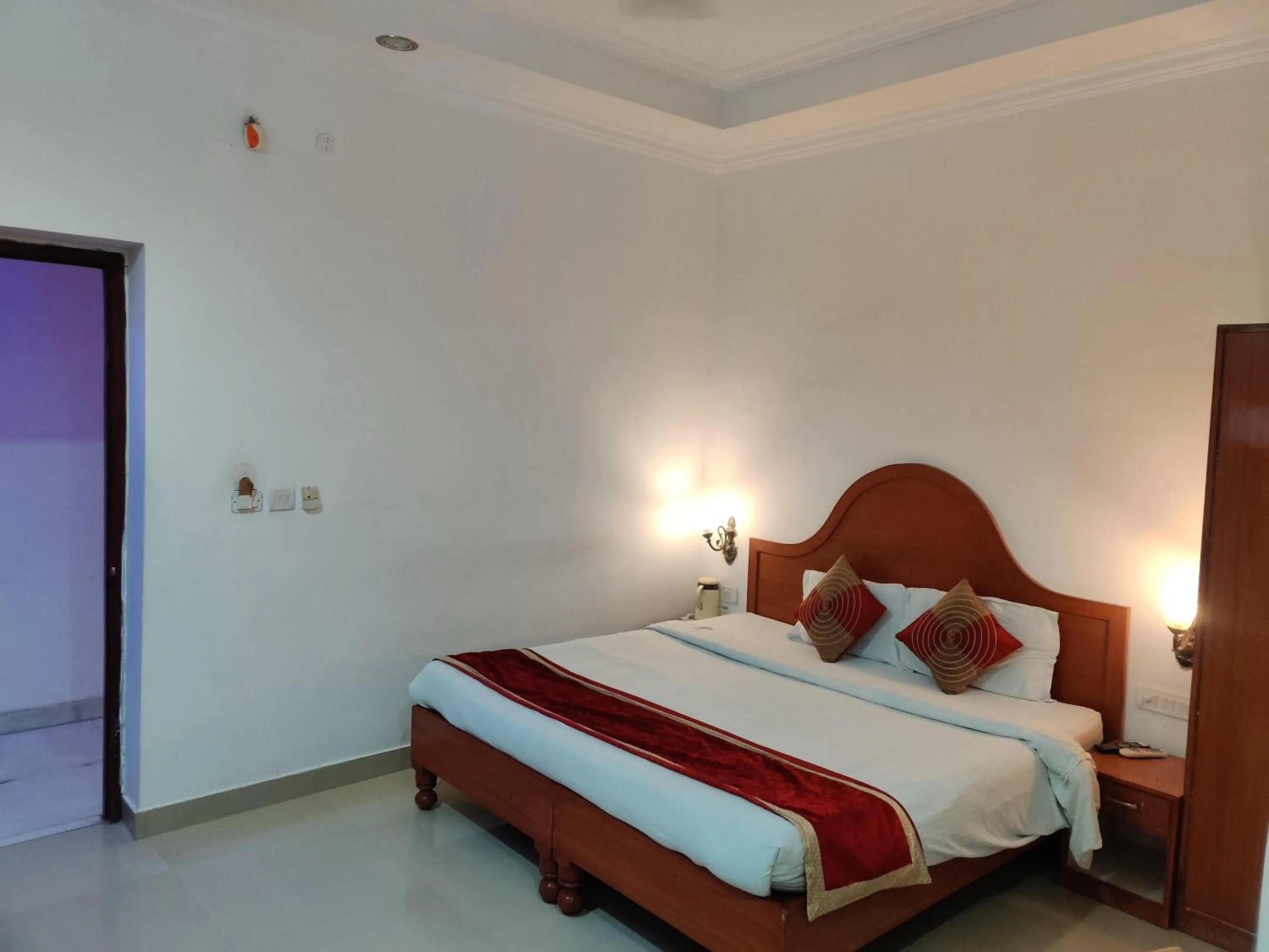 Bedroom, Bed in Euro Star Inn