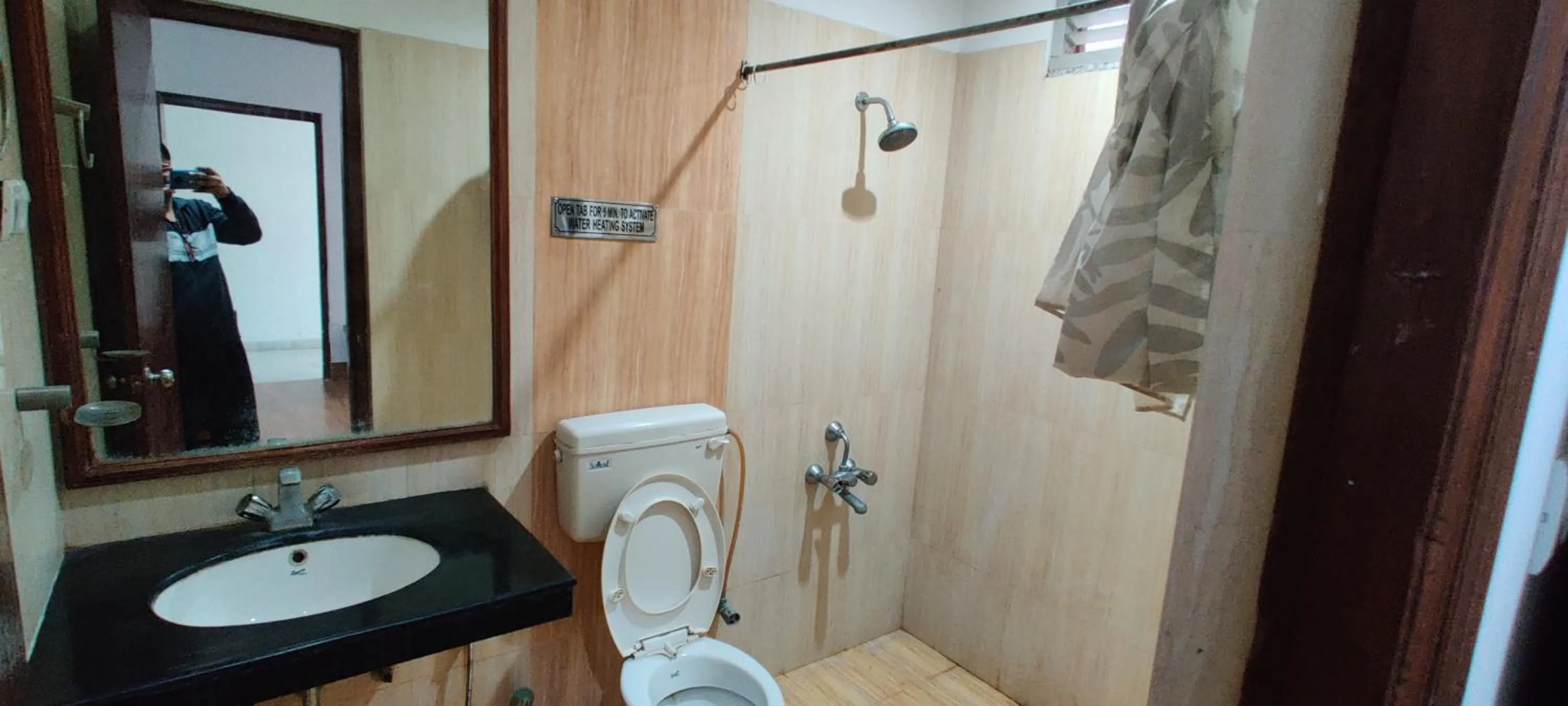 Shower in Euro Star Inn