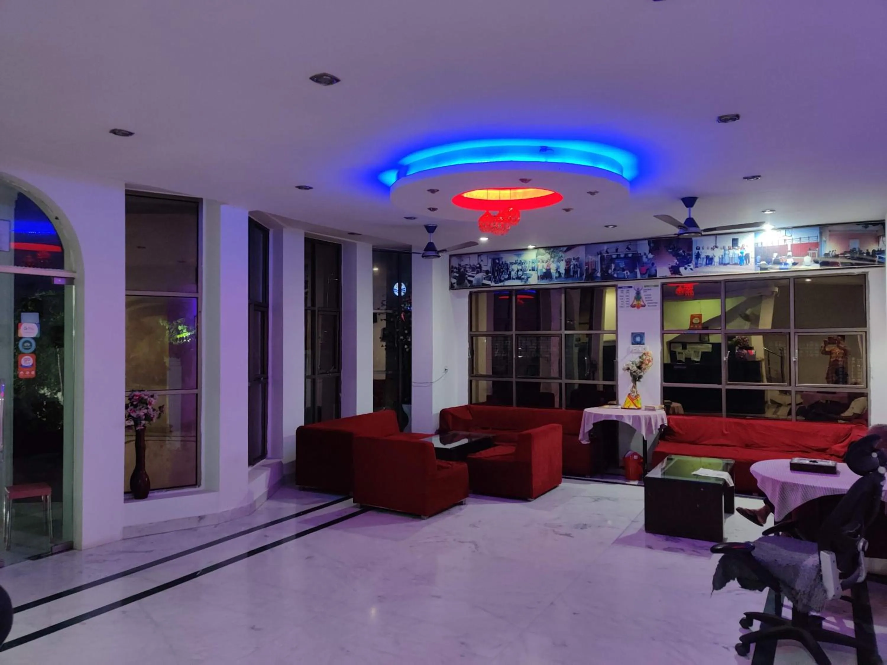 Living room in Euro Star Inn