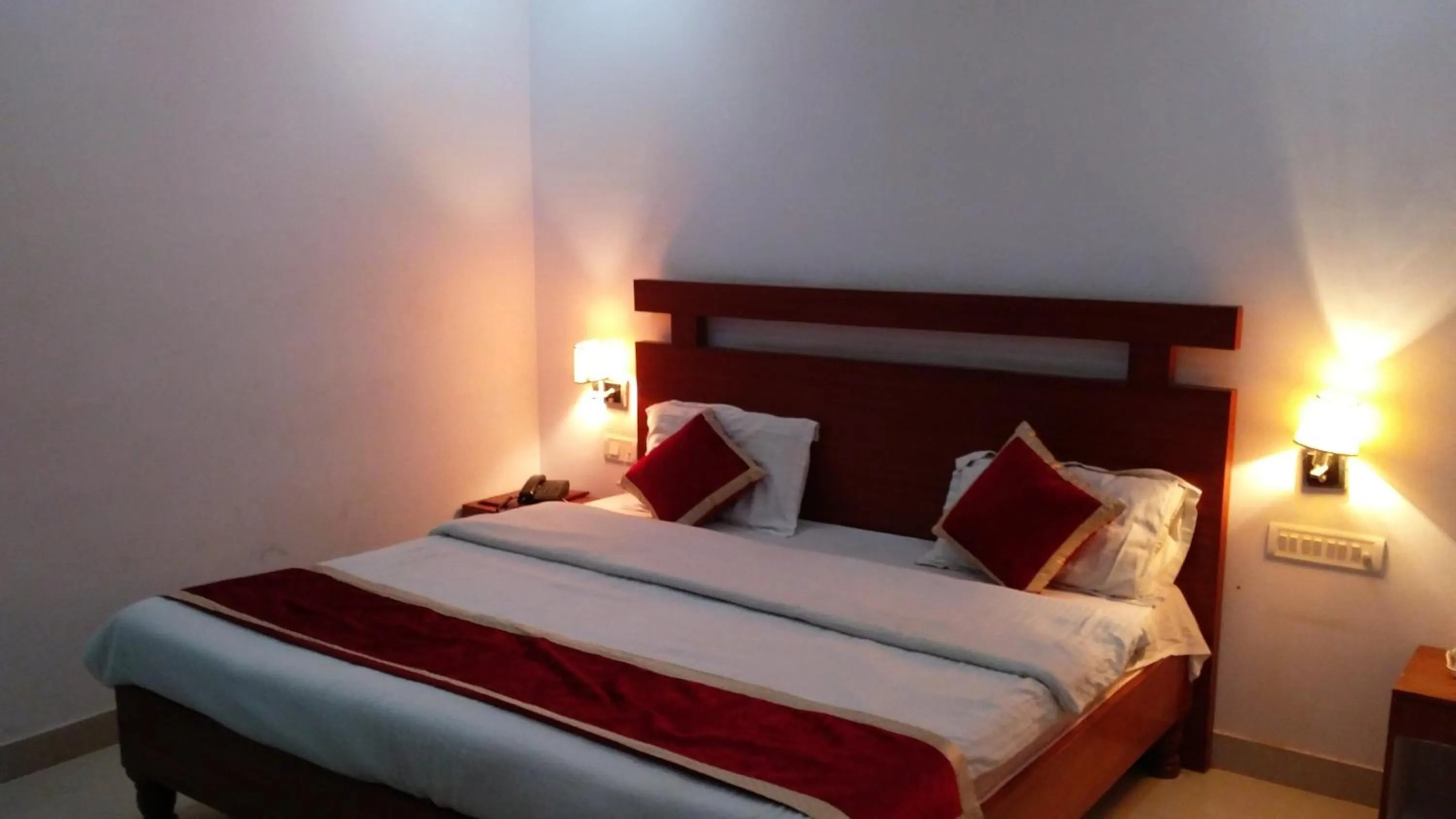 Bedroom, Bed in Euro Star Inn