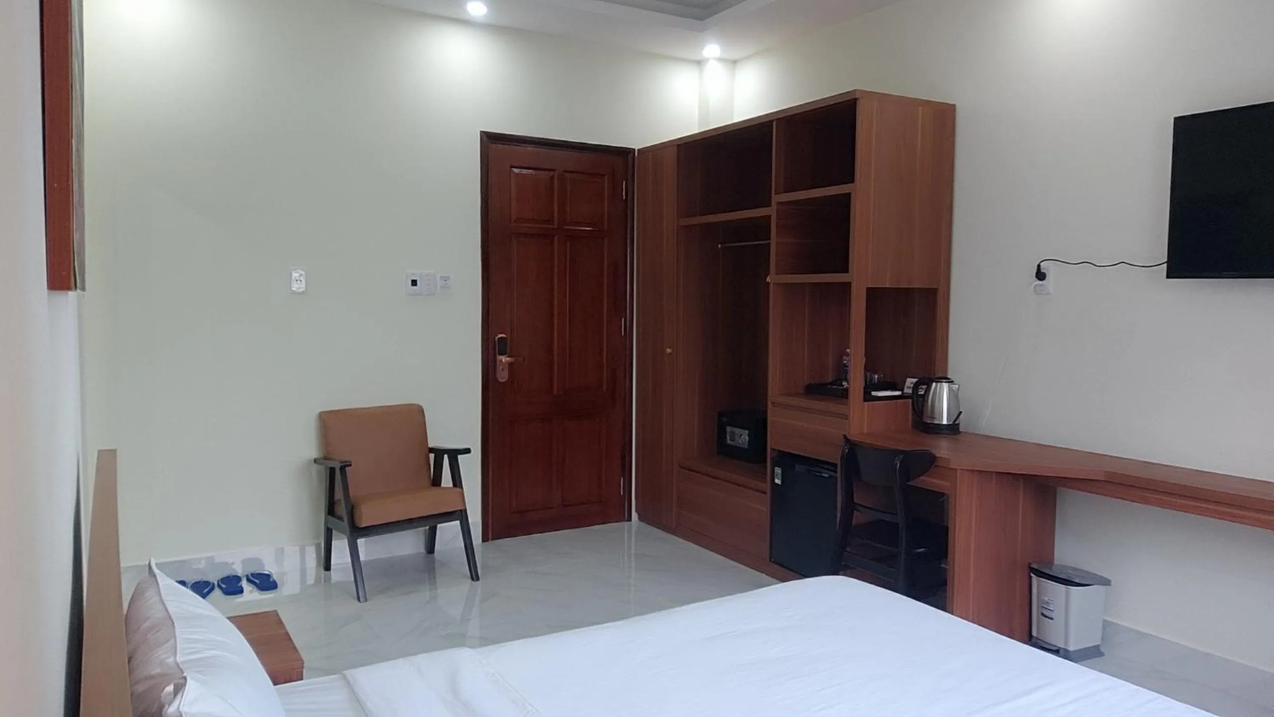 TV and multimedia, Bed in Hoàng Anh Côn Đảo Hotel