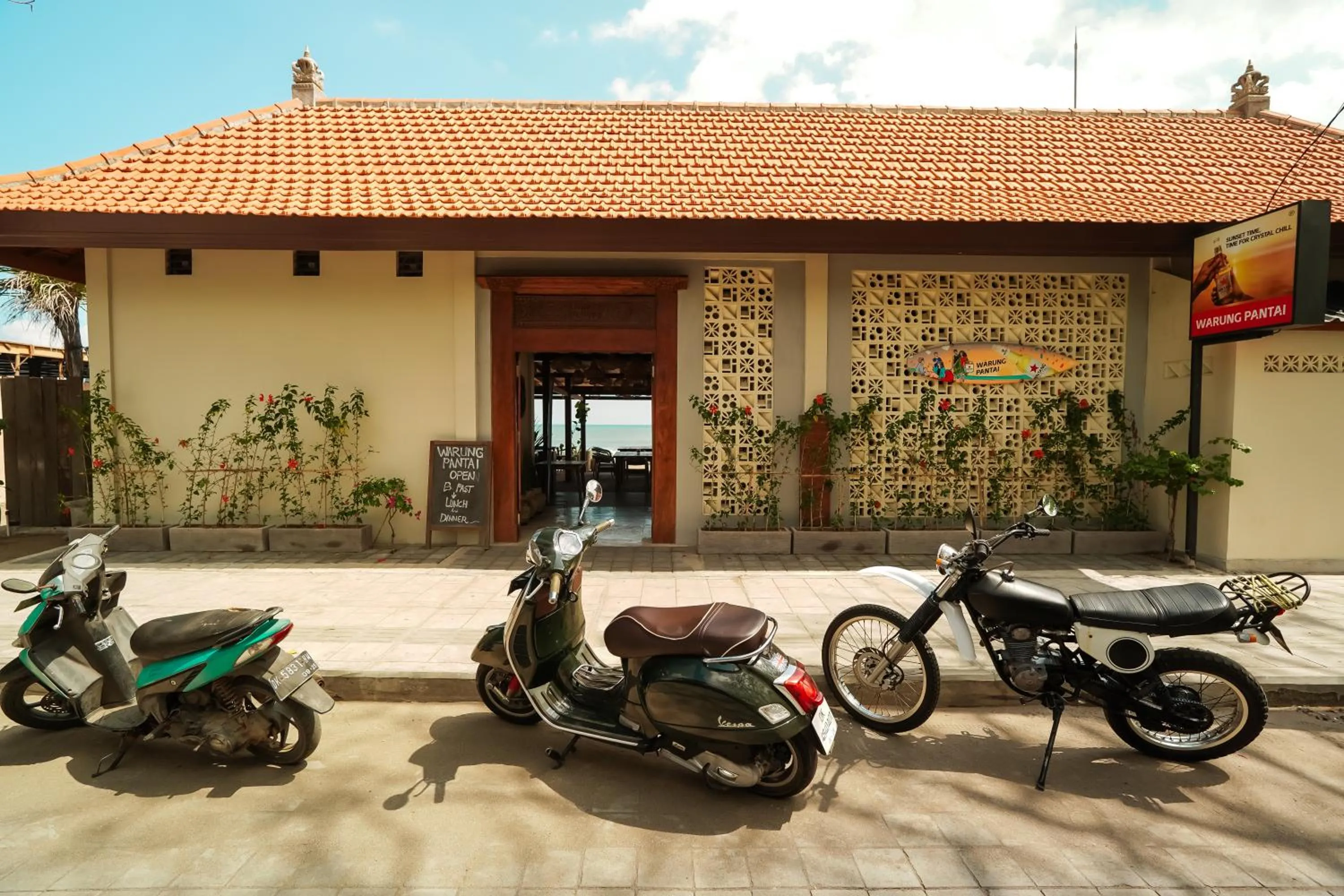 Restaurant/places to eat in Tropical Beach House Bali