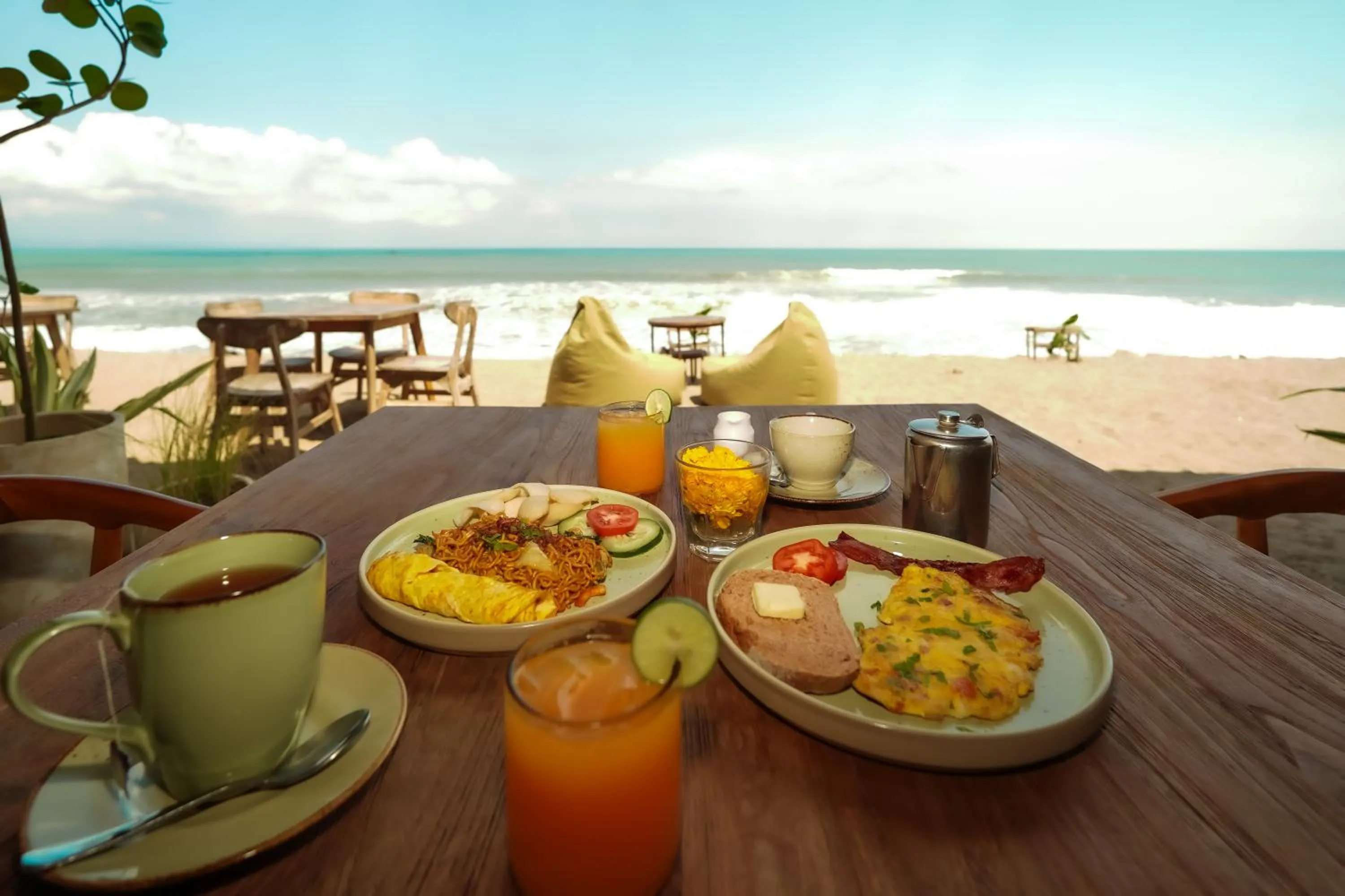 Restaurant/places to eat in Tropical Beach House Bali