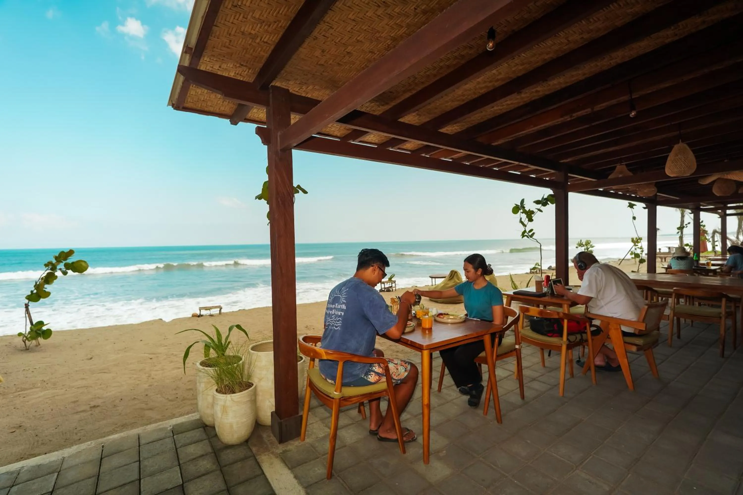 Restaurant/places to eat in Tropical Beach House Bali