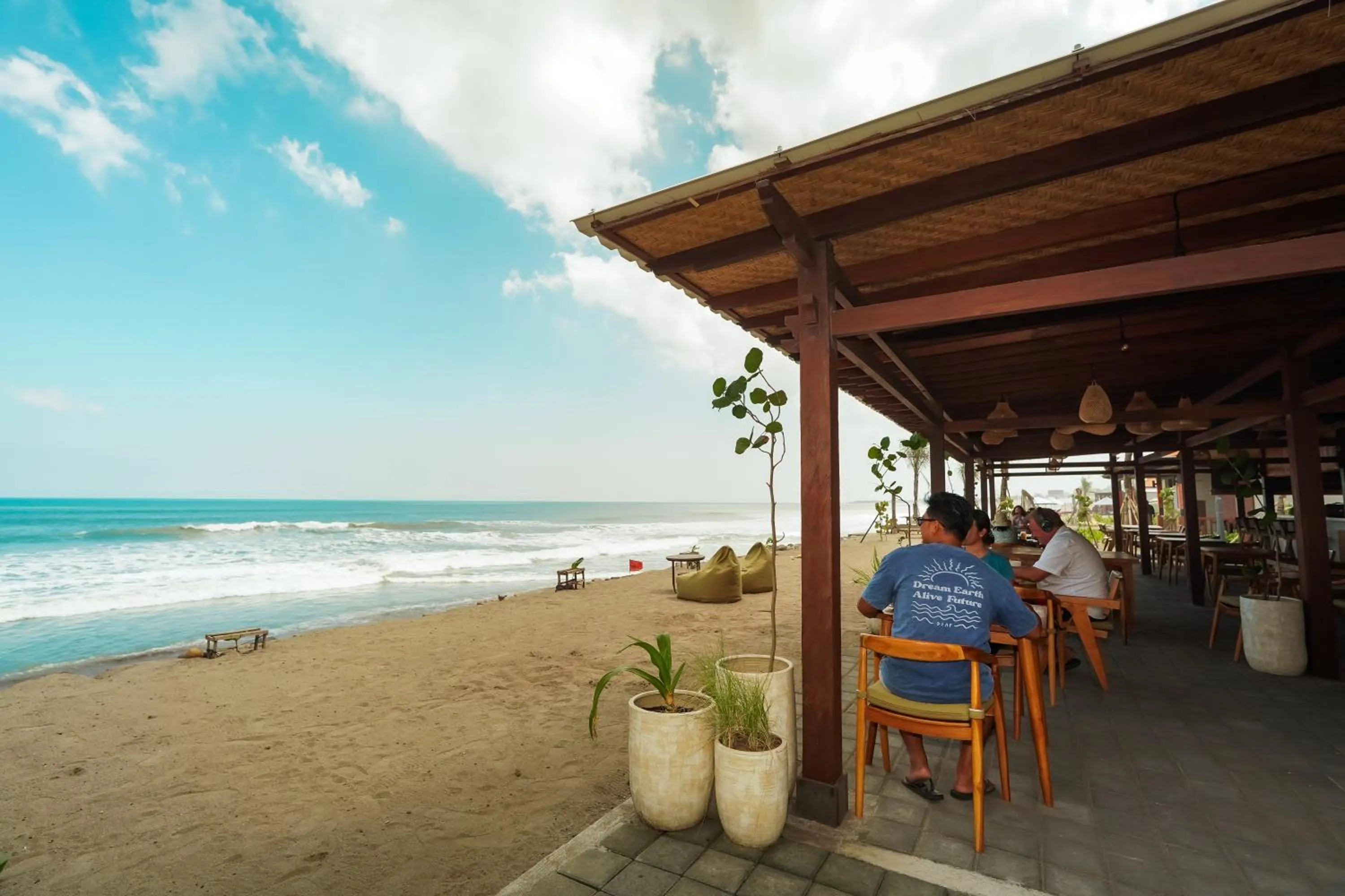 Restaurant/places to eat in Tropical Beach House Bali