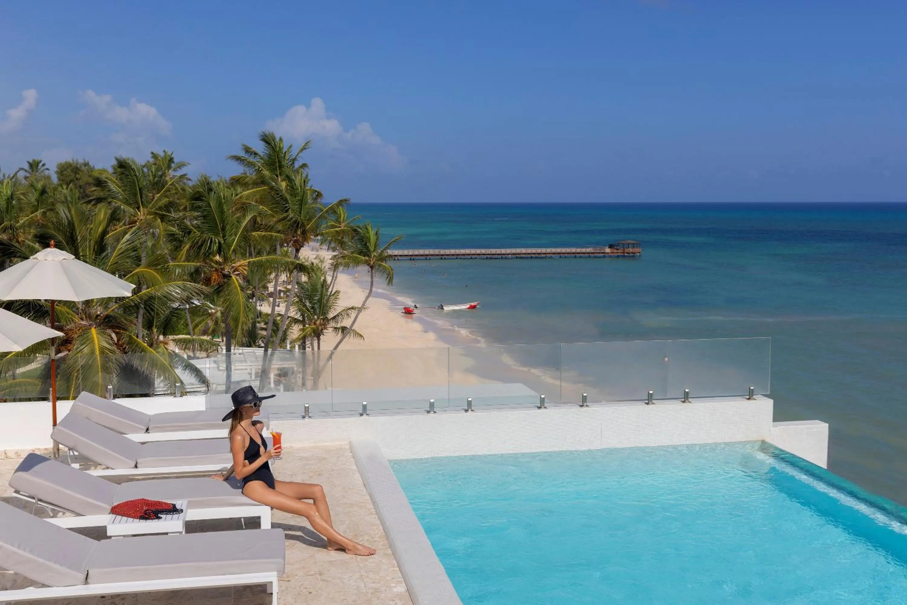 Pool view in Hotel HM Bavaro Beach - Adults Only