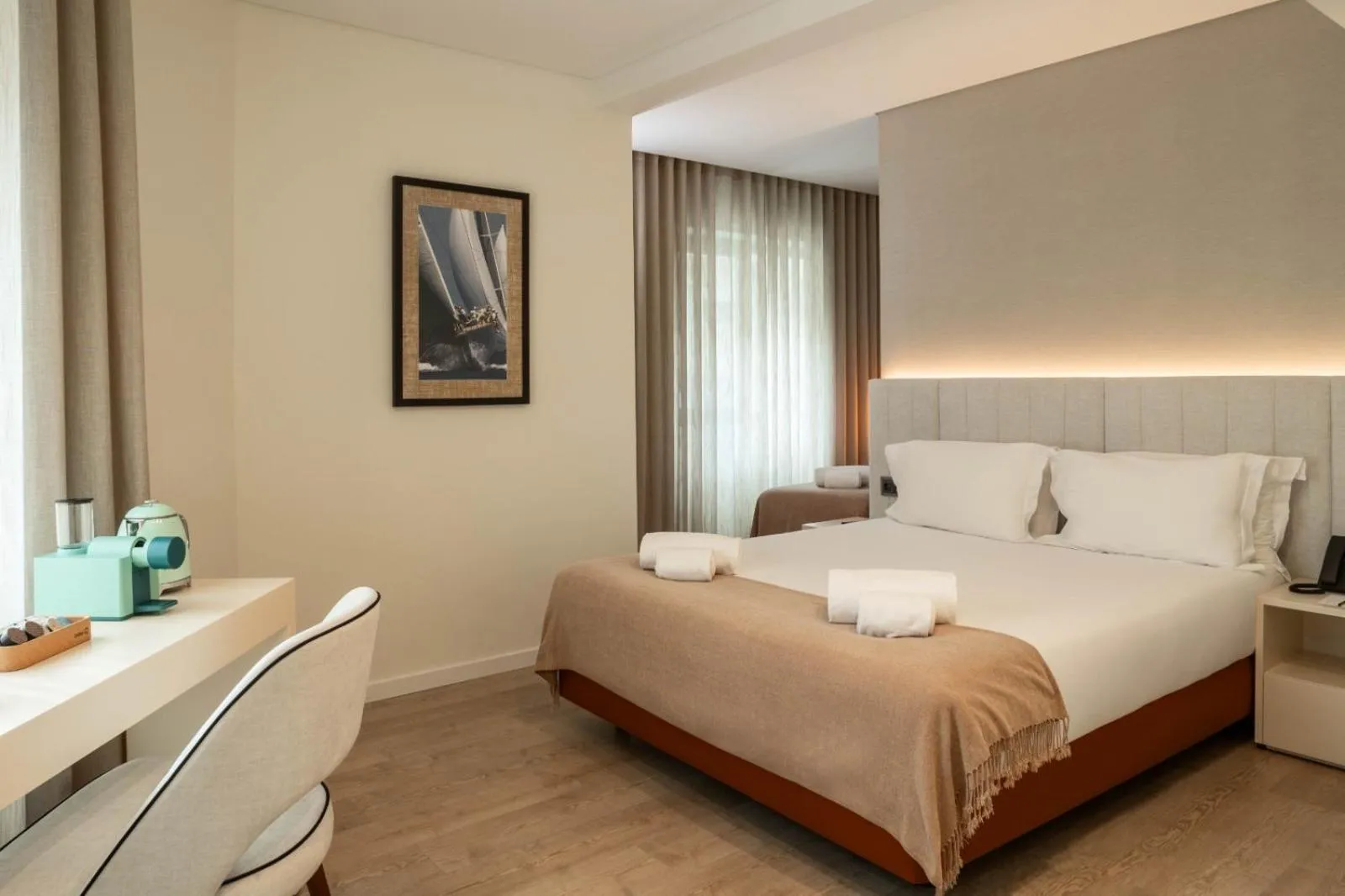 hair dresser, Bed in Next Level Premium Hotels