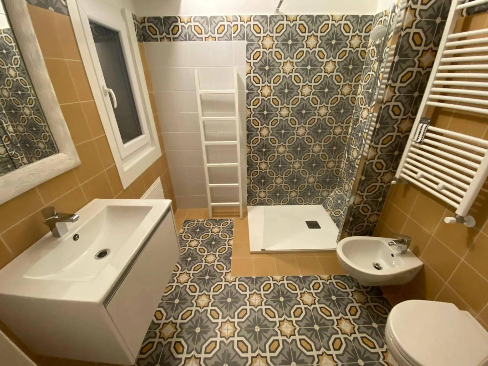 Shower in Racconti di pietra