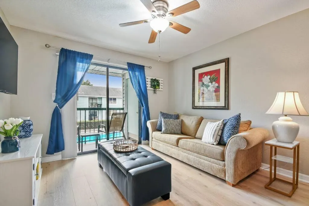 TV and multimedia in The Orchid by DNY Prime