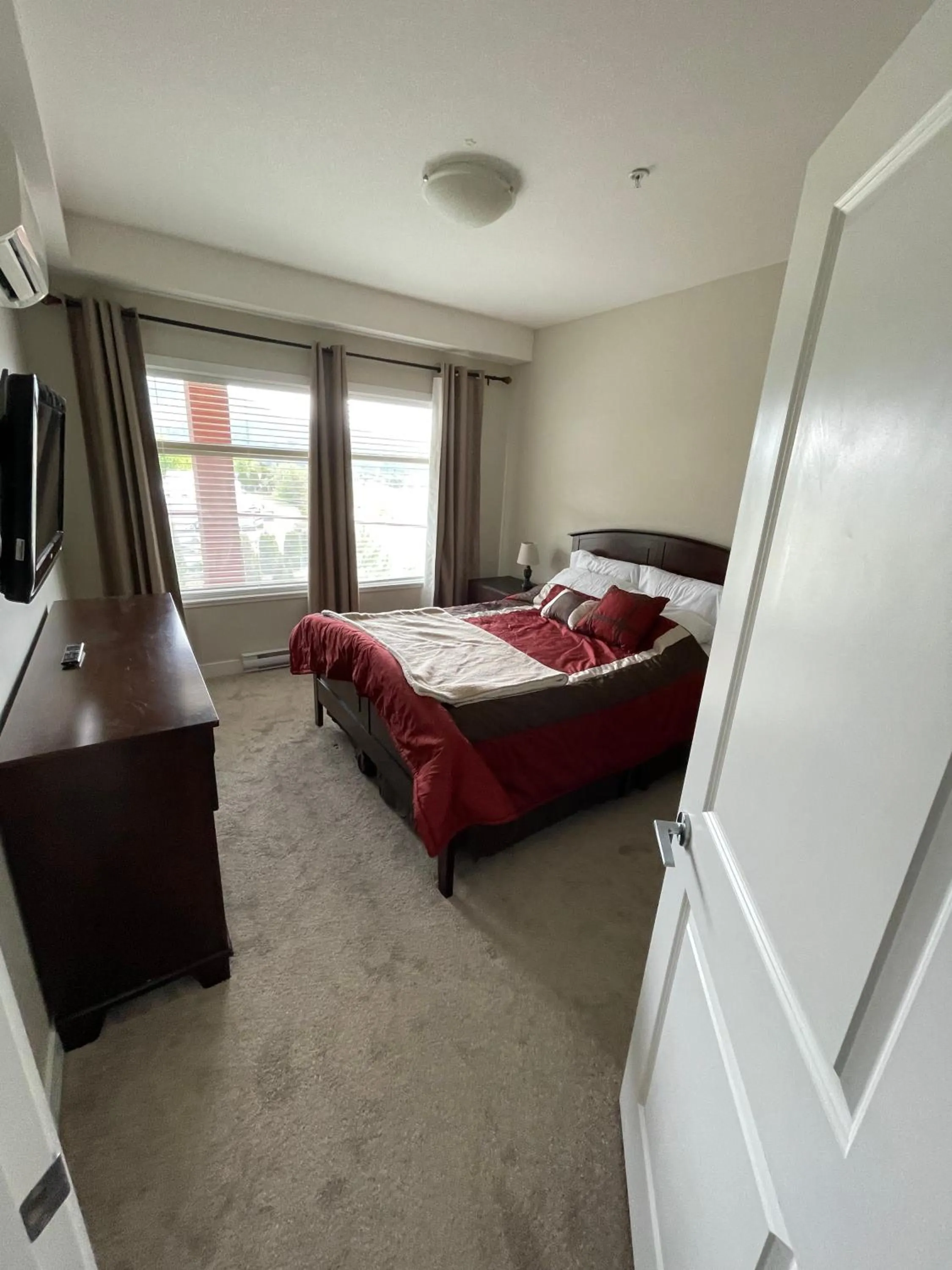 Bed in Stay In The Okanagan - Copper Sky, West Kelowna