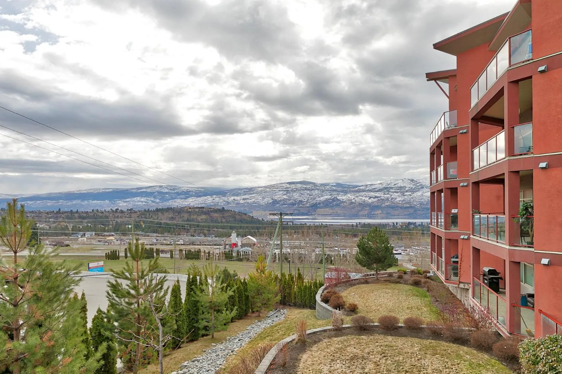 Stay In The Okanagan - Copper Sky, West Kelowna