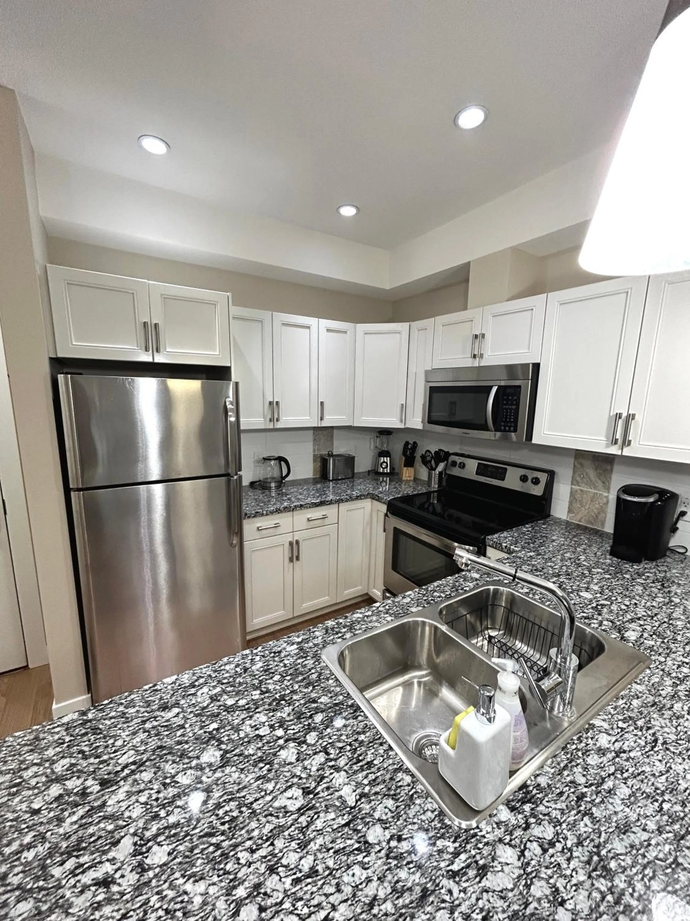 Stay In The Okanagan - Copper Sky, West Kelowna