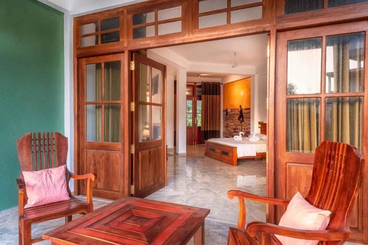 Sol Y Mar - Unawatuna