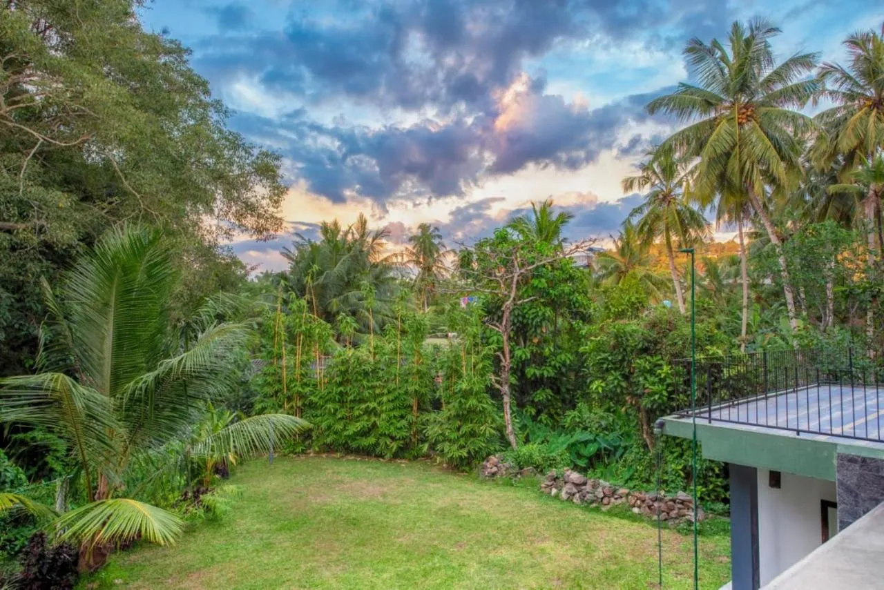 Garden in Sol Y Mar - Unawatuna