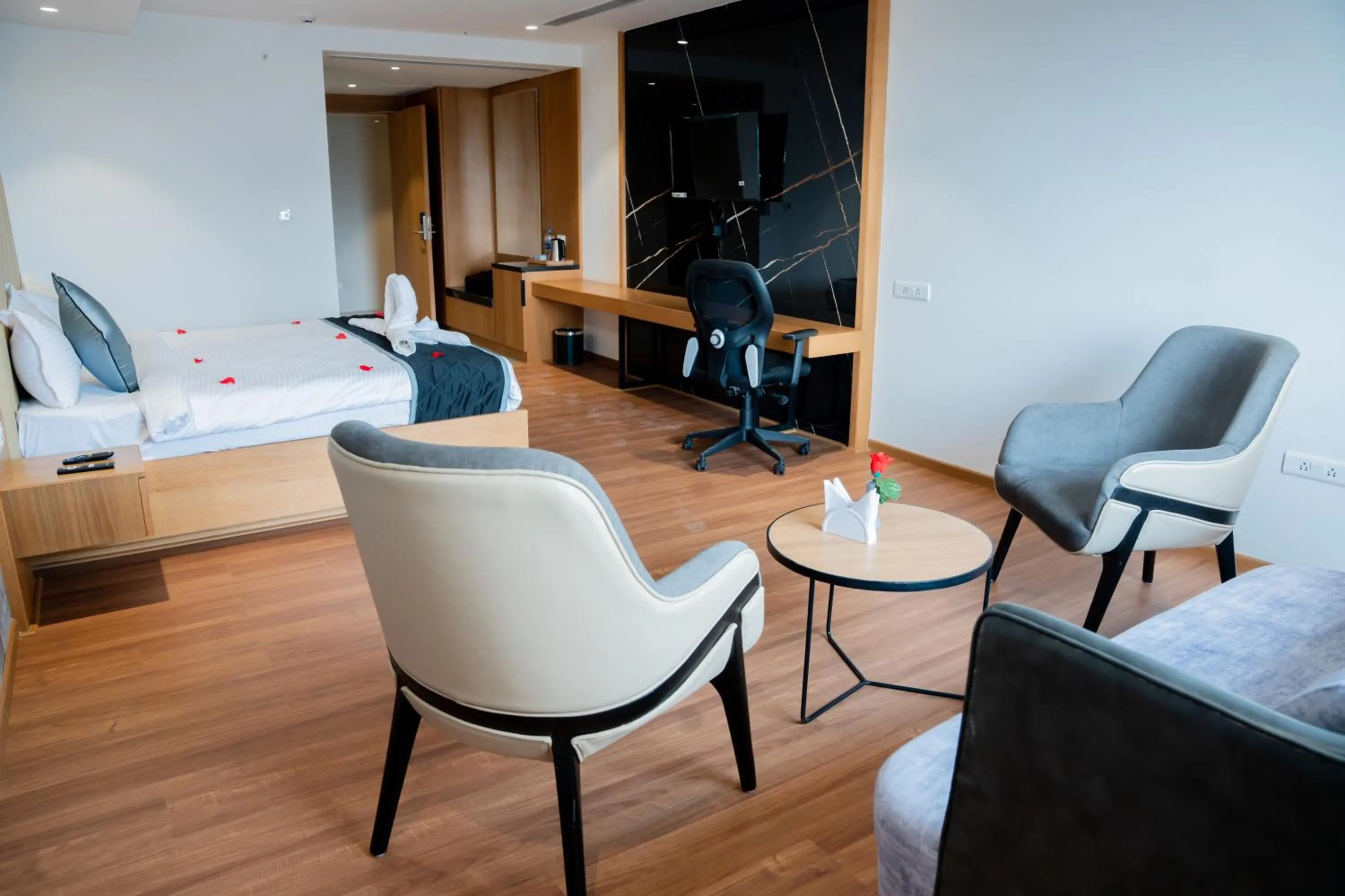 Bathroom, Bed in Hotel Tulips Grand