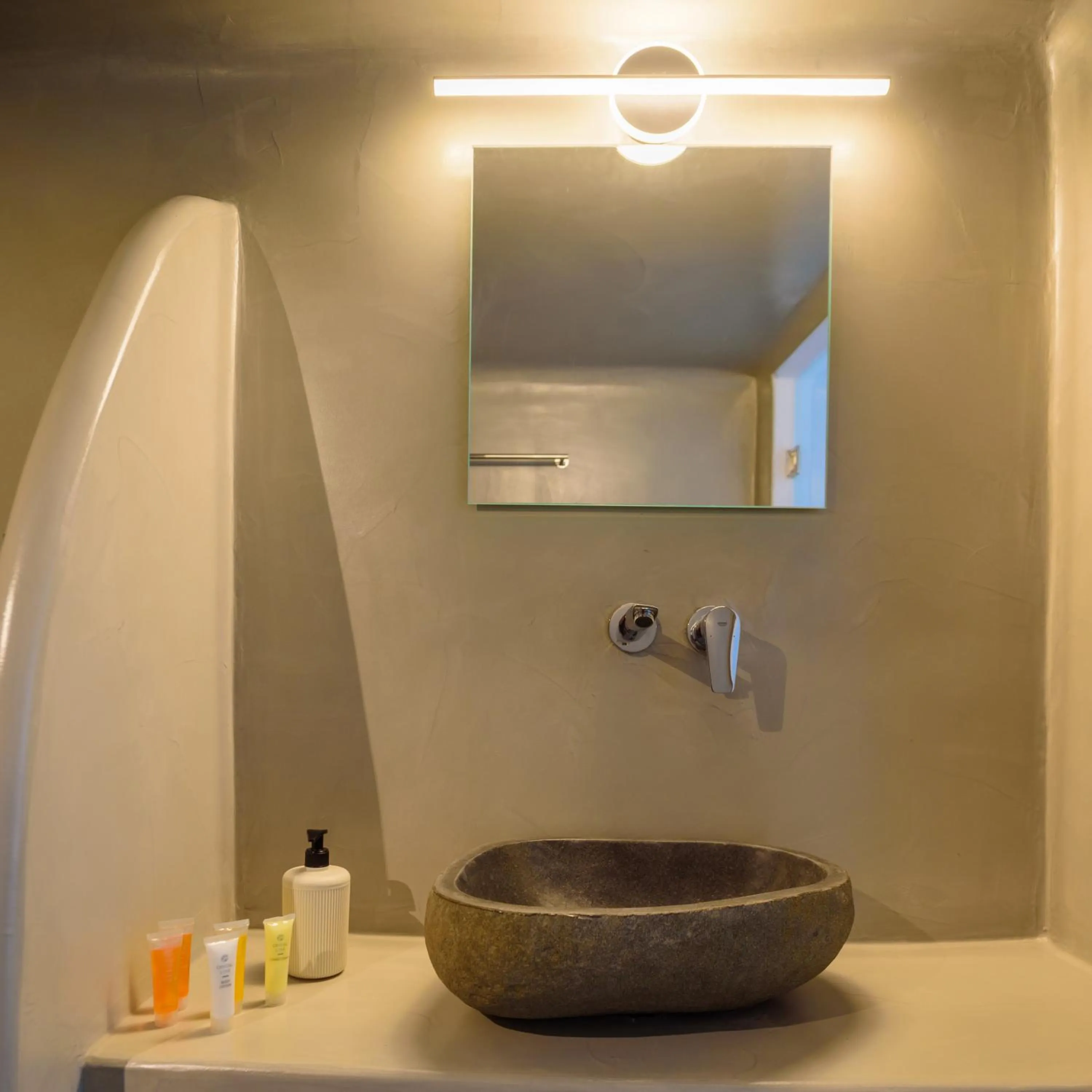 Bathroom in Tataki Family Hotel