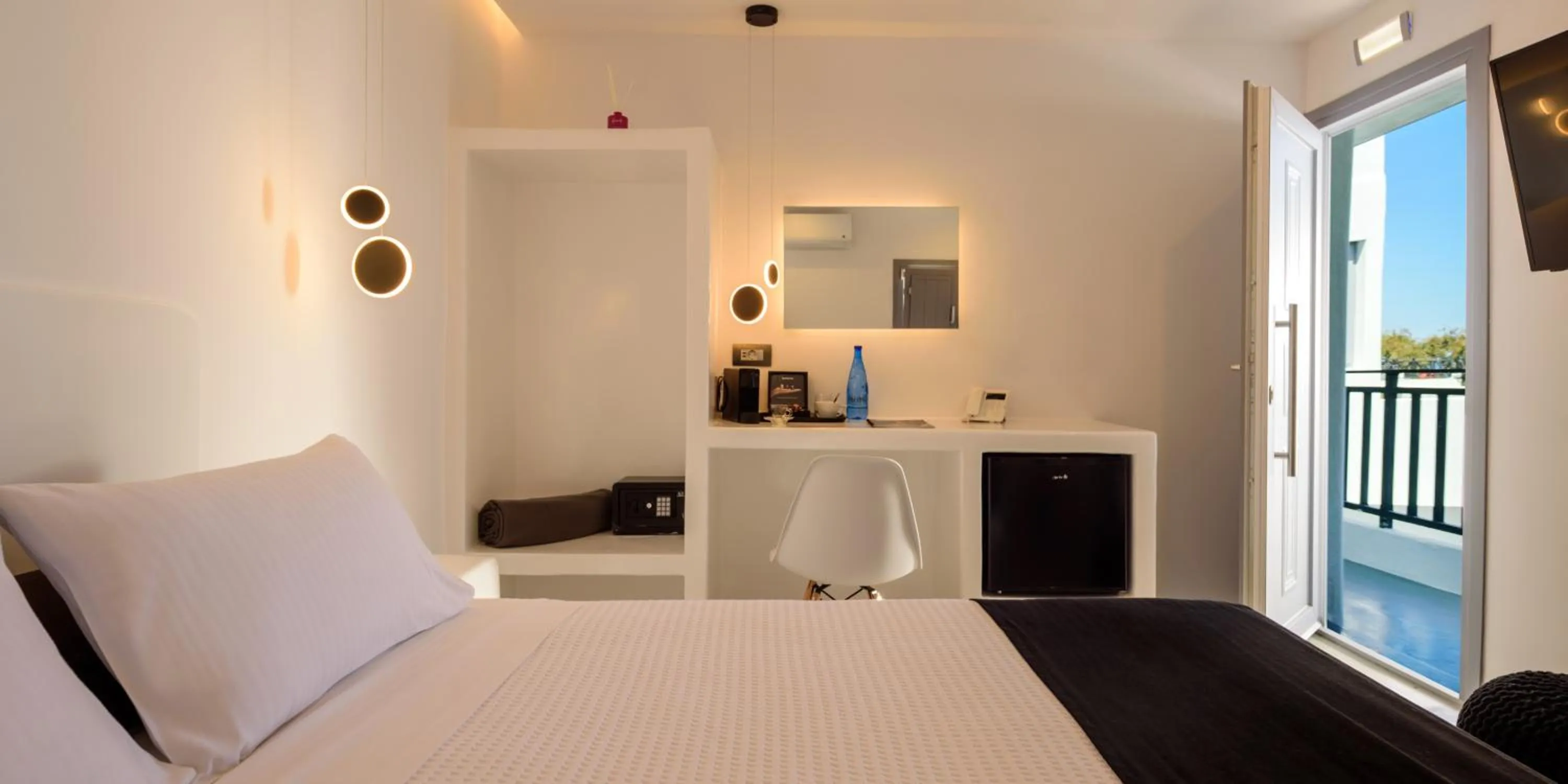 Bed in Tataki Family Hotel