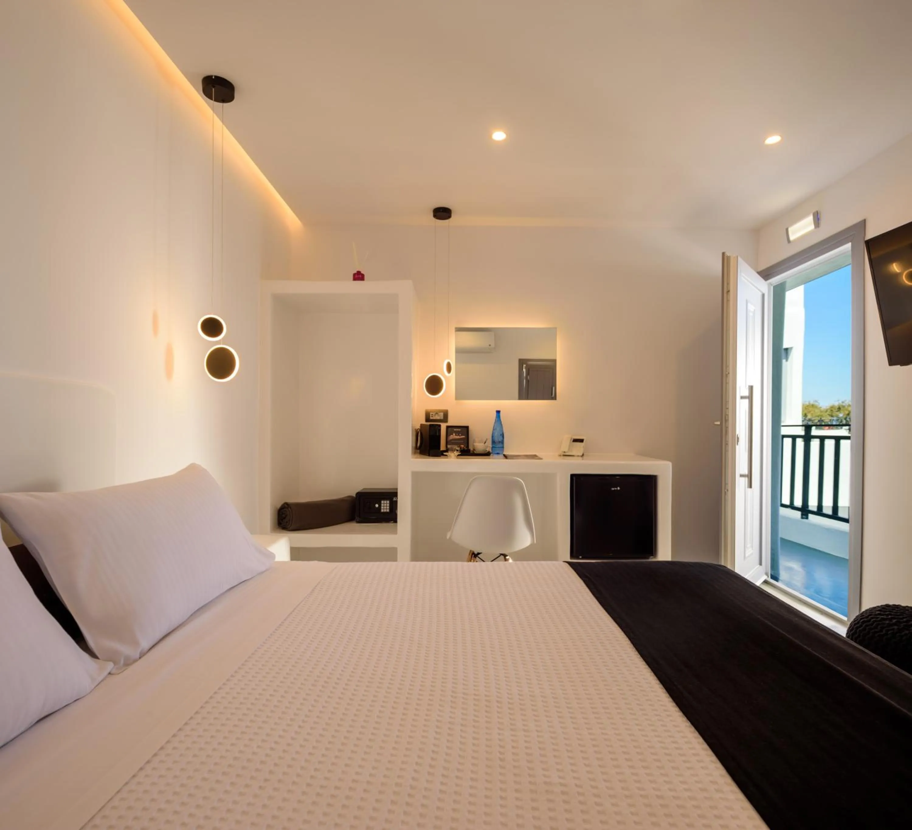 Bed in Tataki Family Hotel