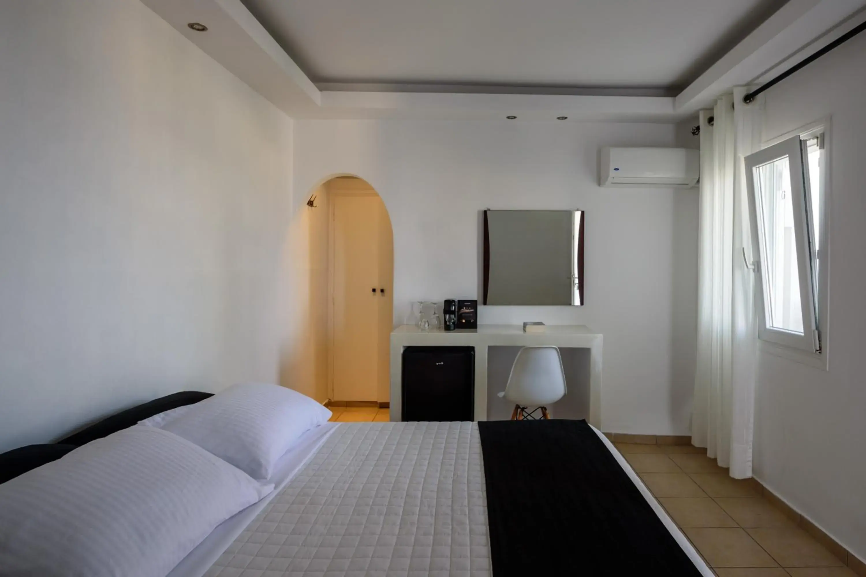 Triple Room with Sea View in Tataki Family Hotel Triple Room with Sea View in Tataki Family Hotel