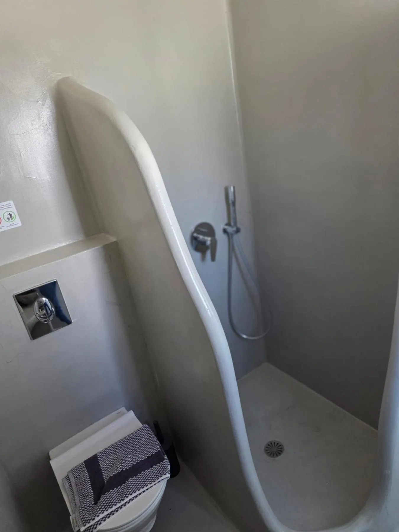 Shower in Tataki Family Hotel