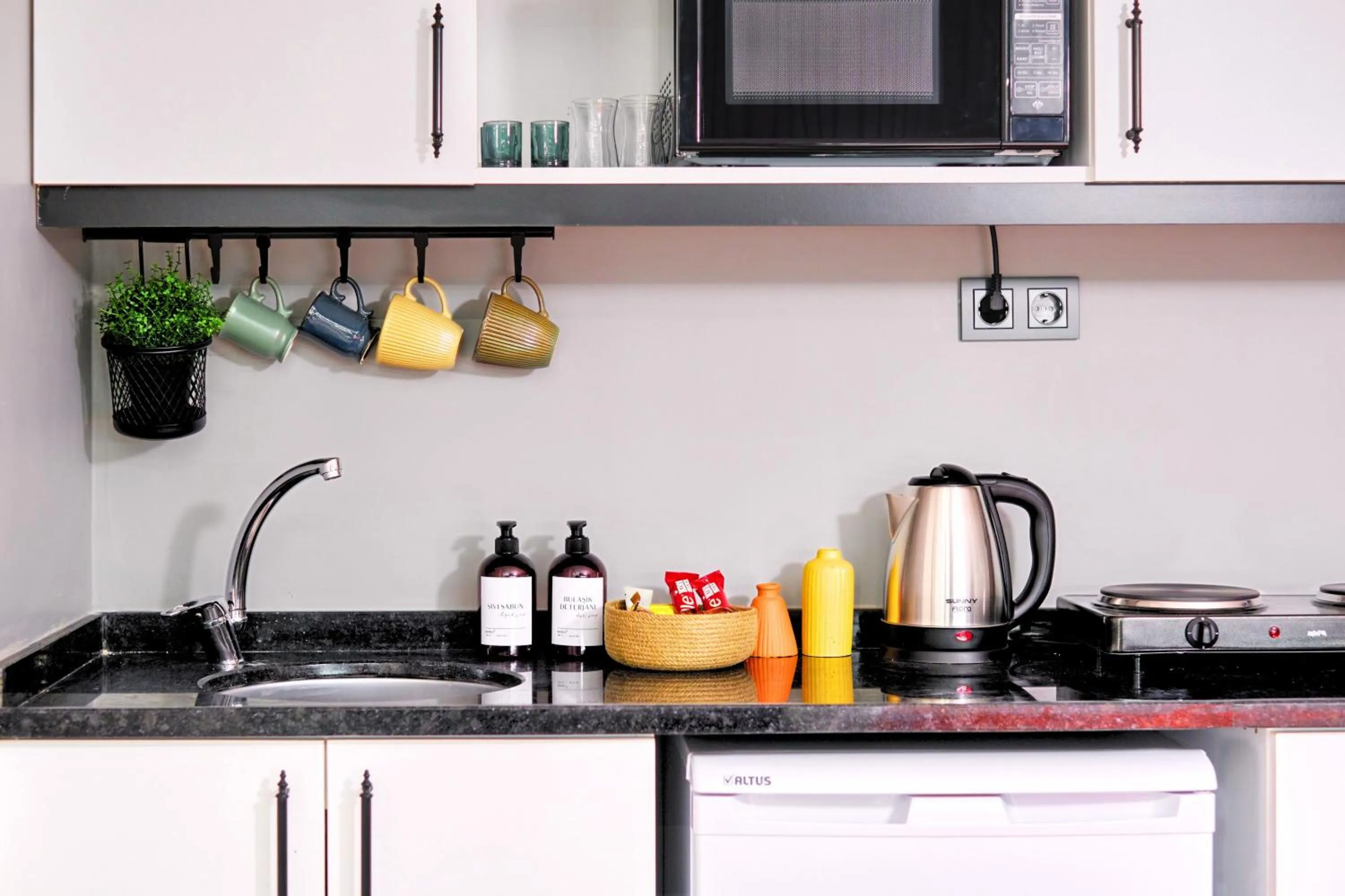 Coffee/tea facilities in TAKS-INN Hotel