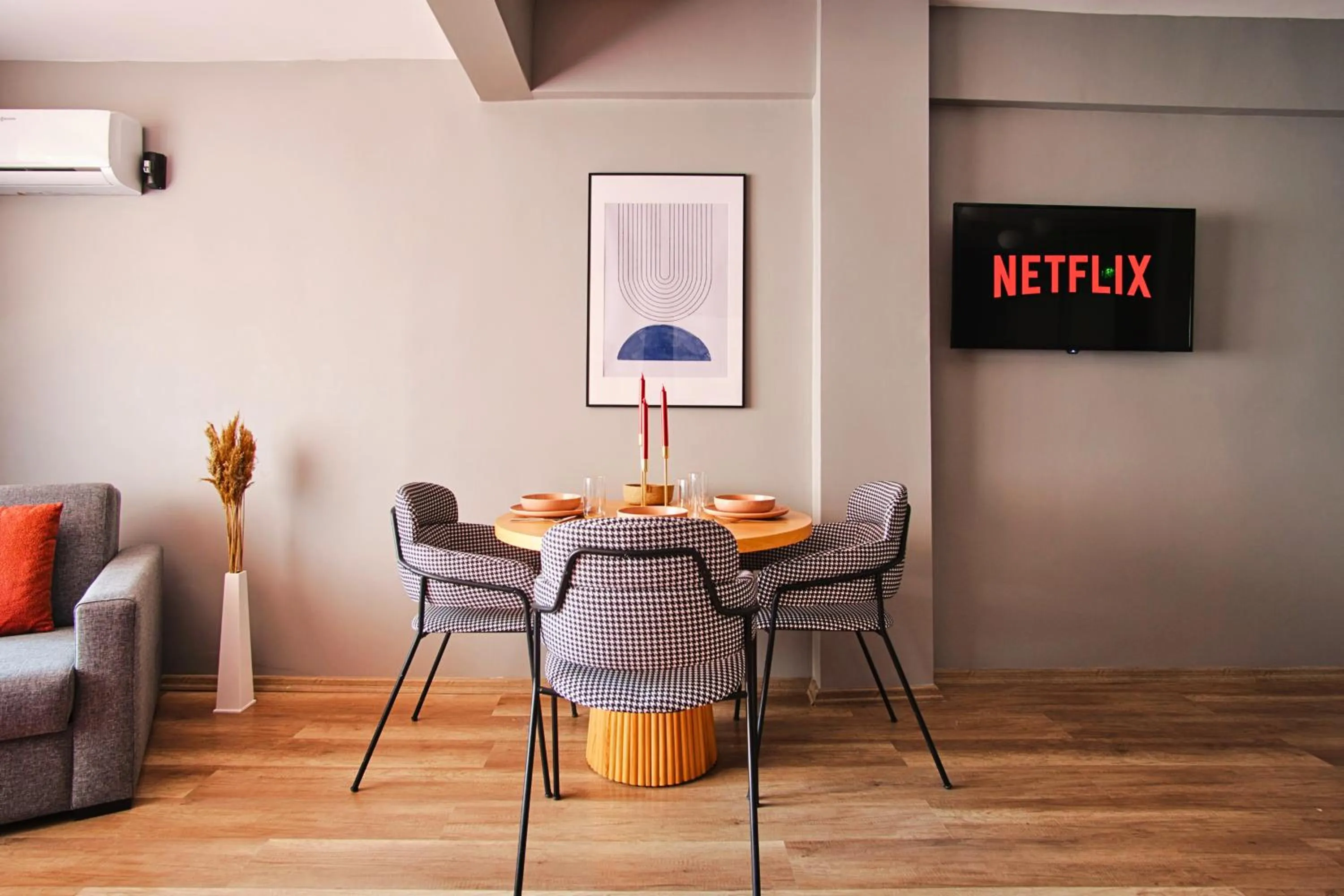 TV and multimedia in TAKS-INN Hotel