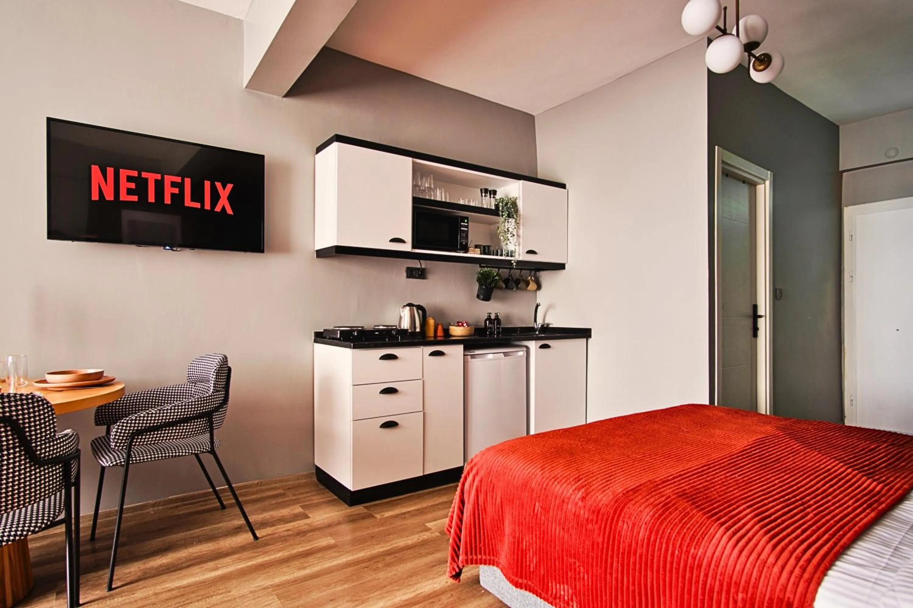 TV and multimedia, Bed in TAKS-INN Hotel