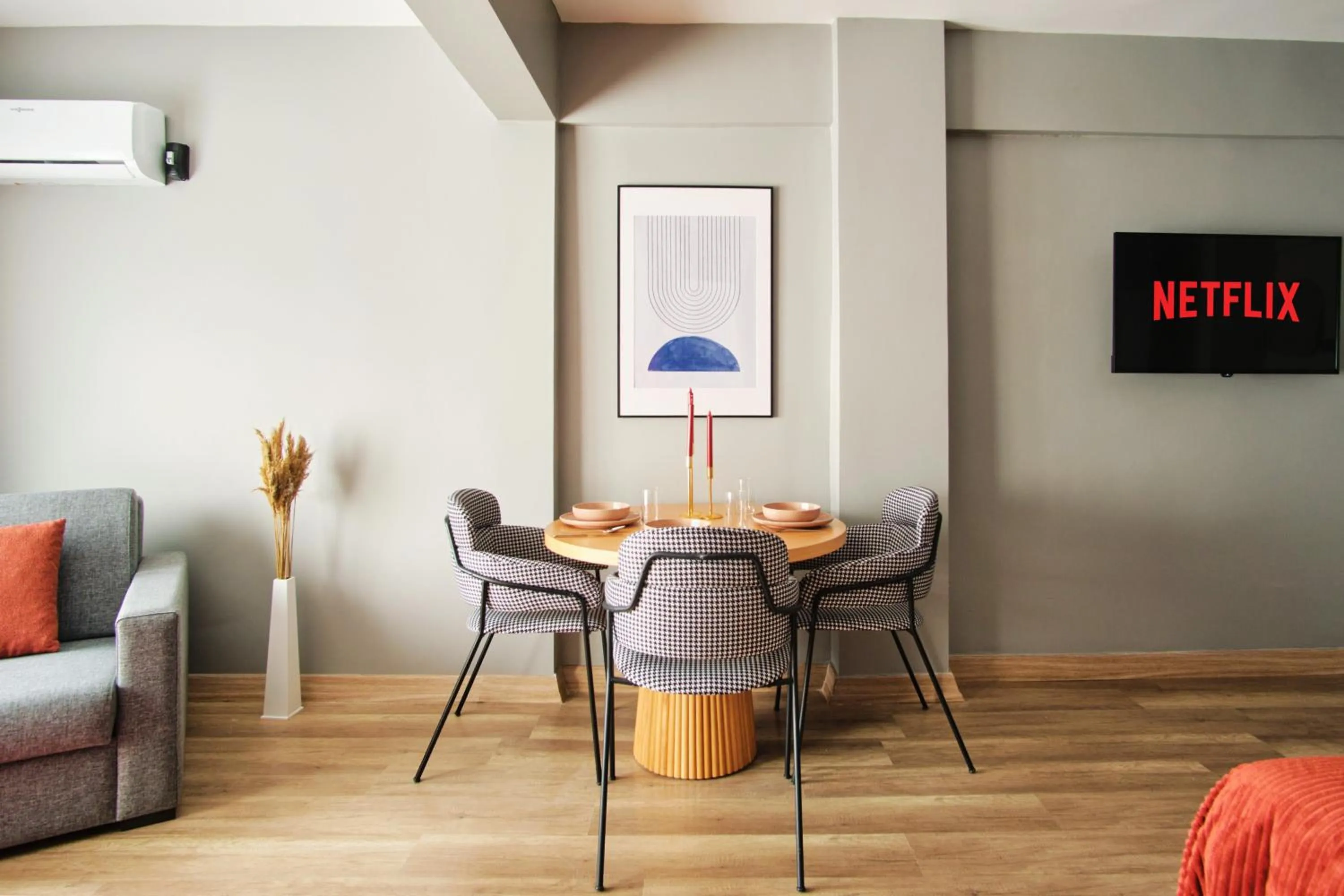 TV and multimedia in TAKS-INN Hotel