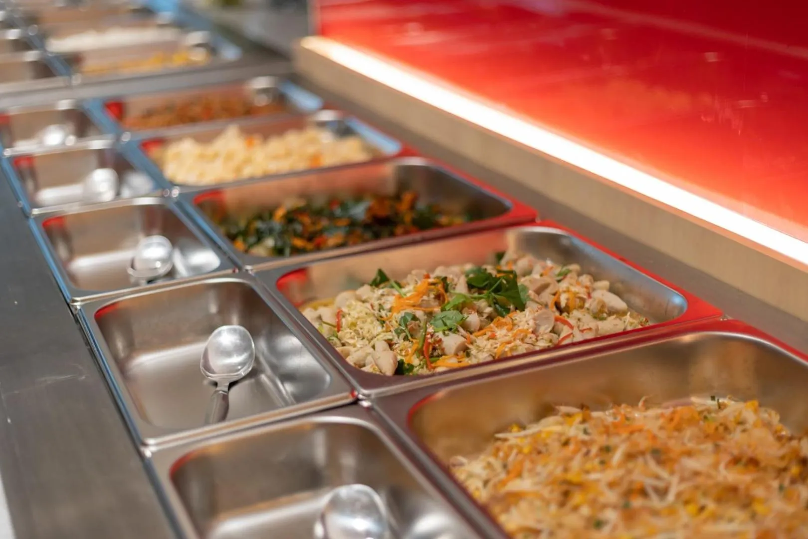 Restaurant/places to eat in Blue Hippo & Red Crocodile Hotel