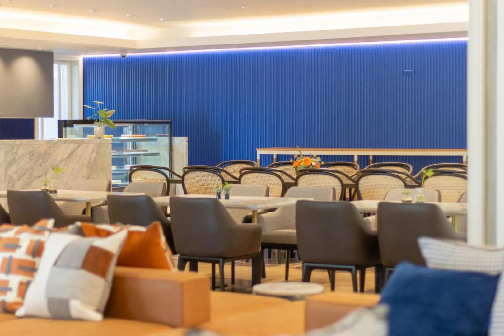 Restaurant/places to eat in Blue Hippo & Red Crocodile Hotel