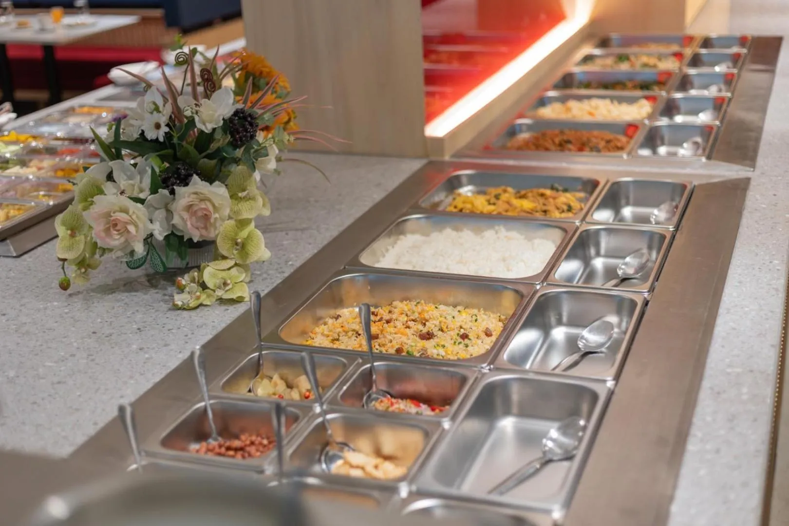 Food and drinks in Blue Hippo & Red Crocodile Hotel