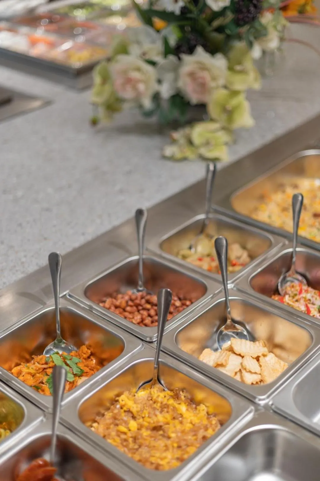 Restaurant/places to eat in Blue Hippo & Red Crocodile Hotel