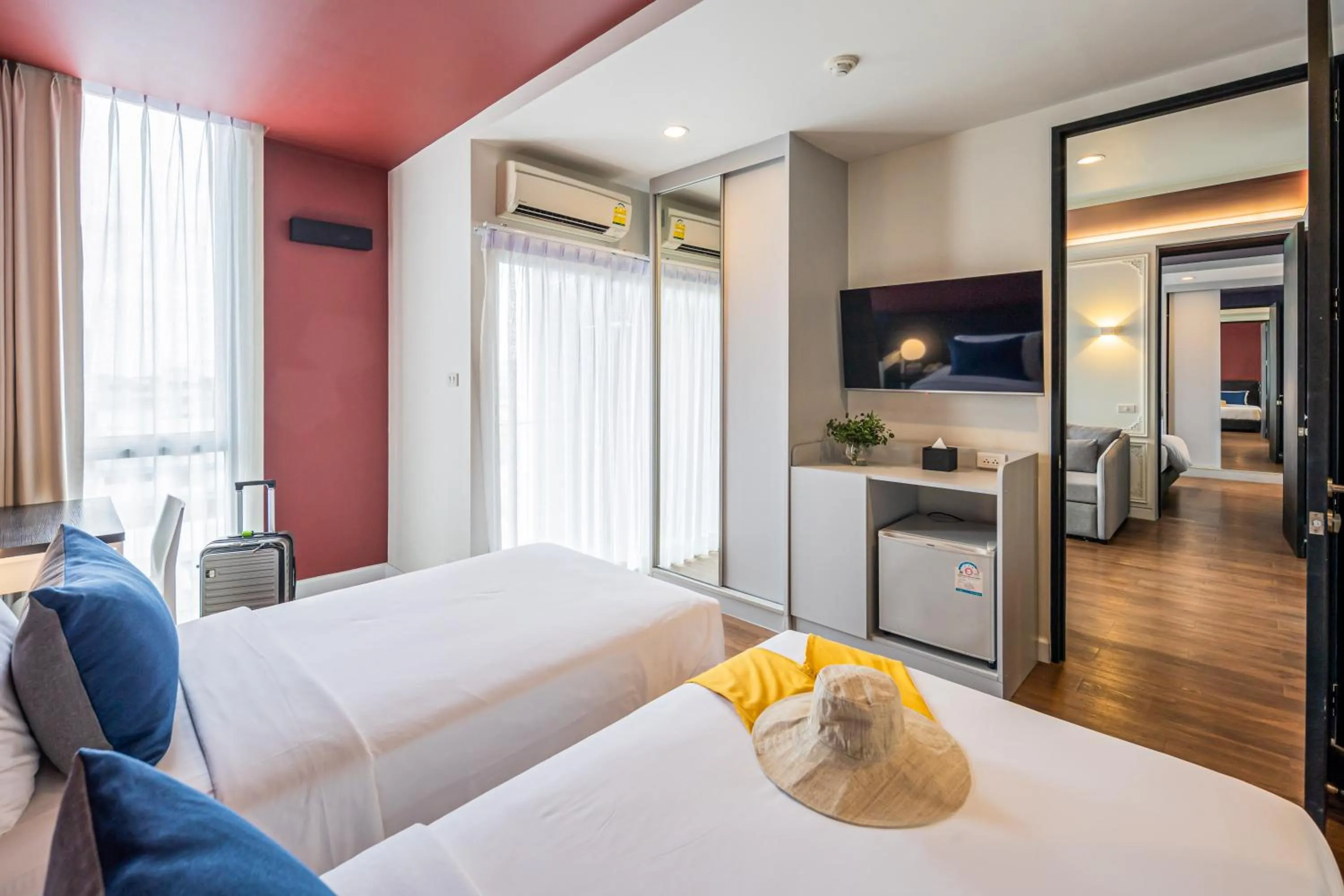 Bed in Blue Hippo & Red Crocodile Hotel