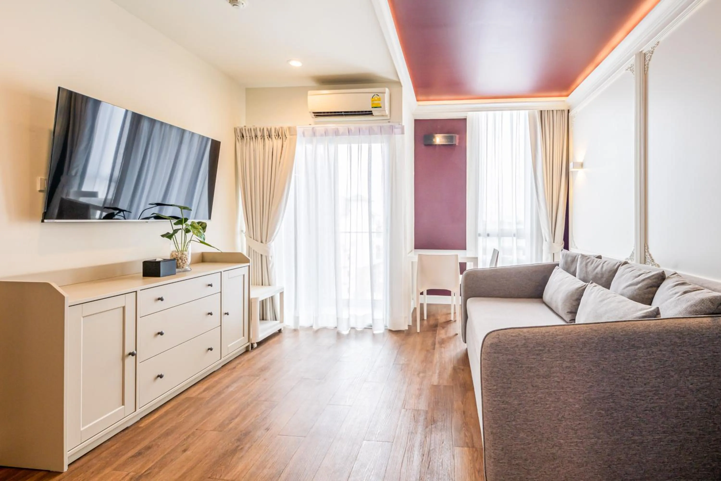 Living room in Blue Hippo & Red Crocodile Hotel