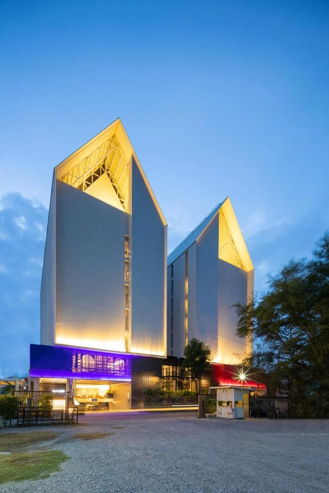 Property building in Blue Hippo & Red Crocodile Hotel