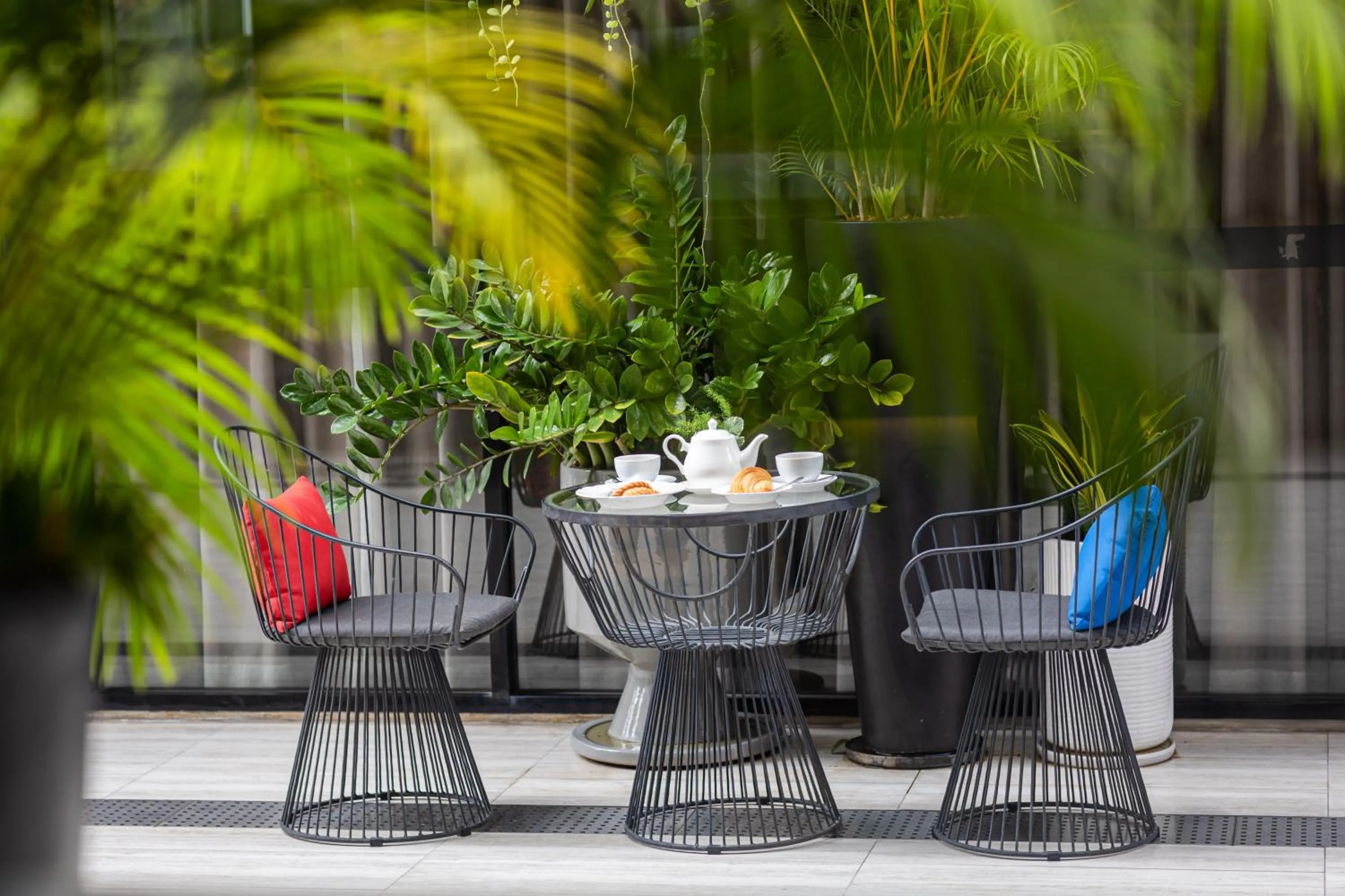 Food and drinks in Blue Hippo & Red Crocodile Hotel