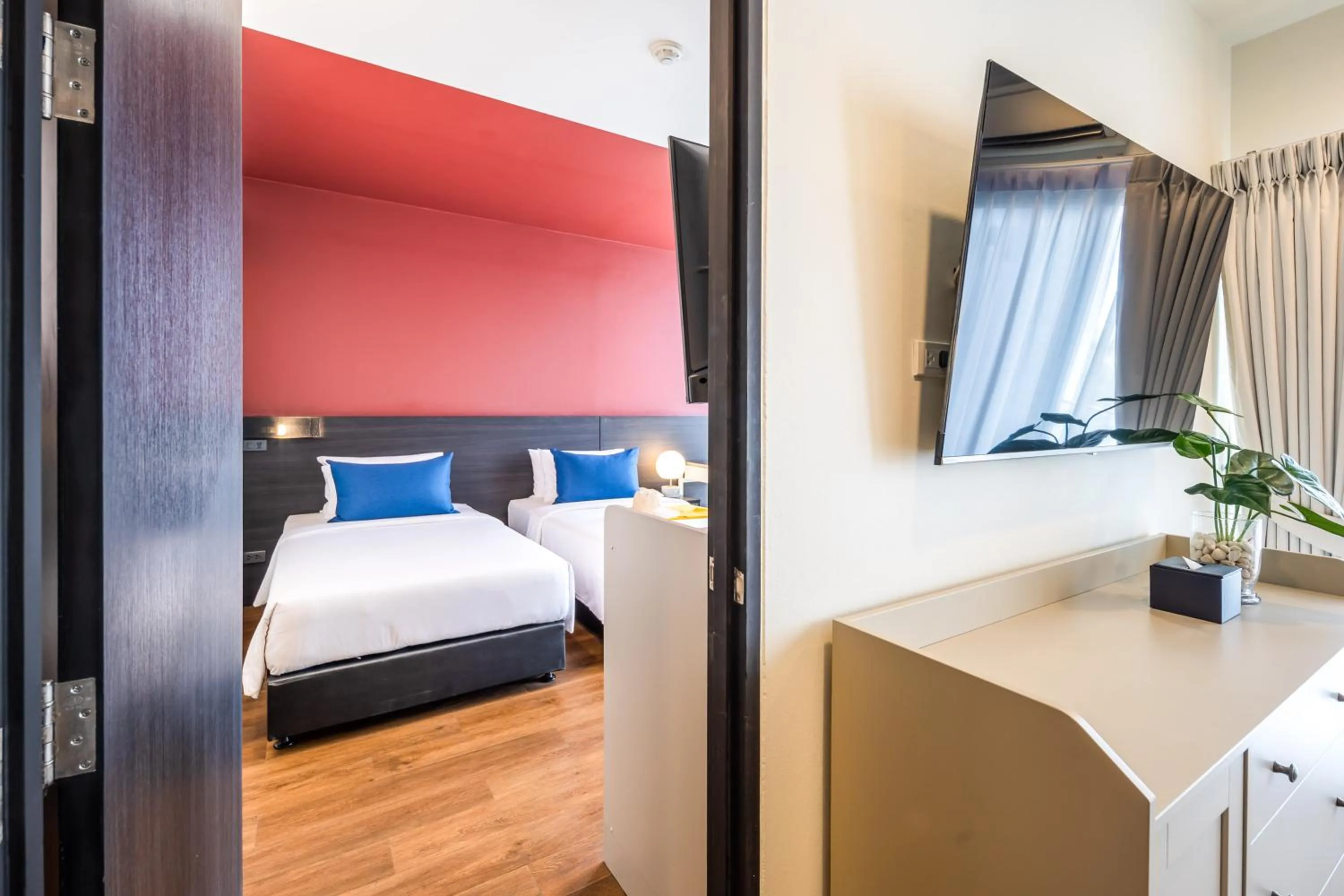 Bed in Blue Hippo & Red Crocodile Hotel