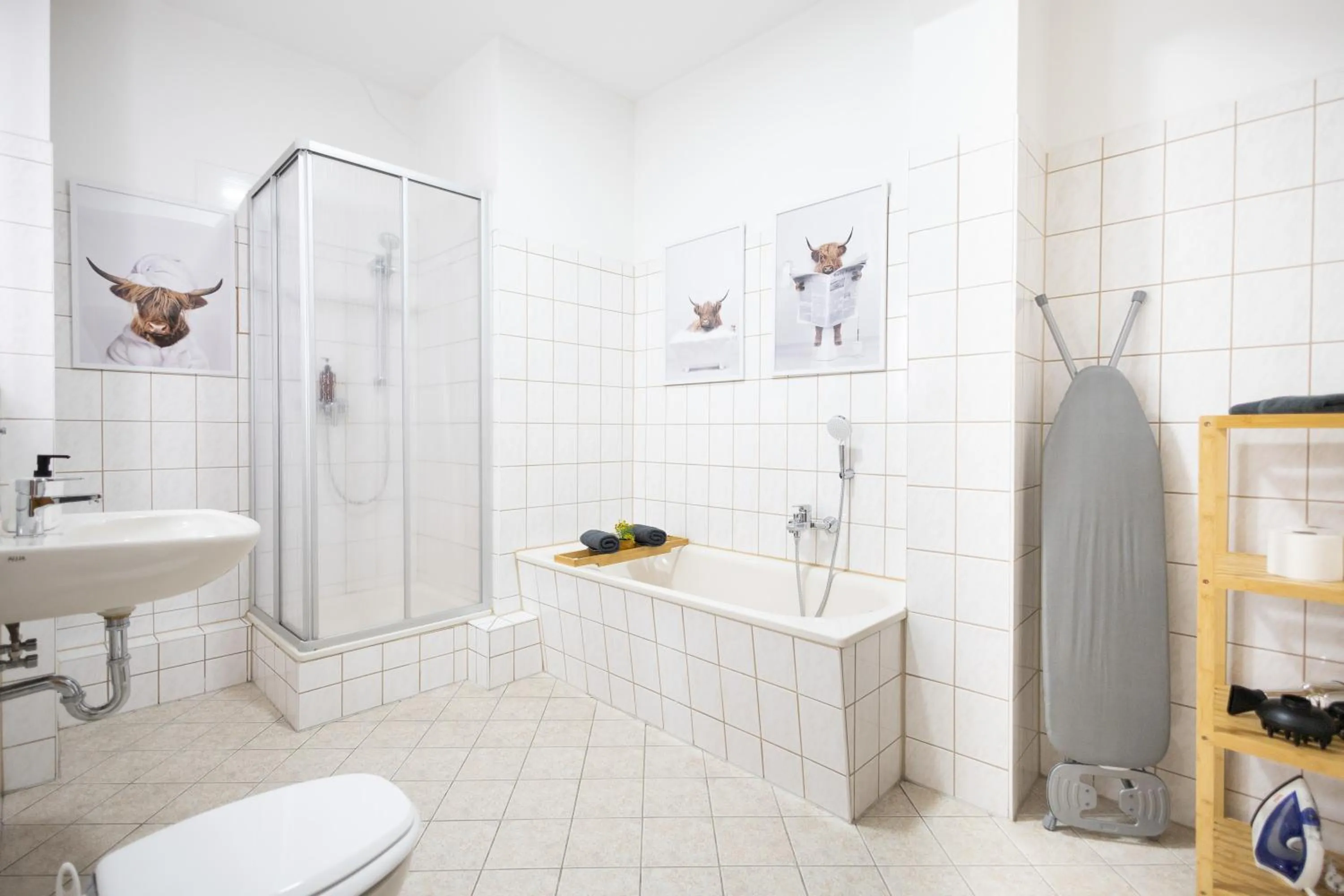 Shower in Apartments an der Oper - Innenstadt - Zentral - Küche - Wifi - Powered by Ko-Living