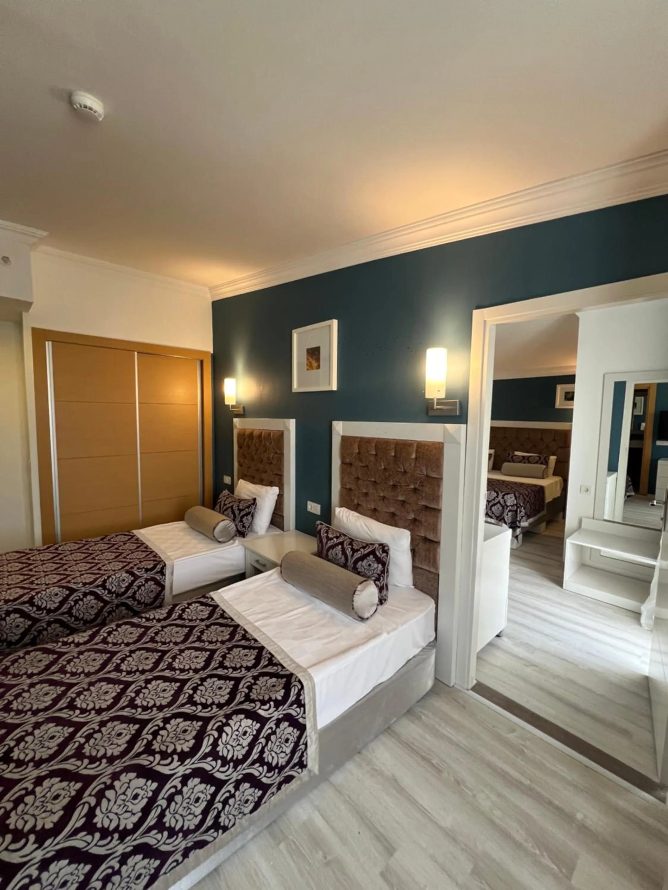 Seating area, Bed in SL La Perla Hotel Kemer