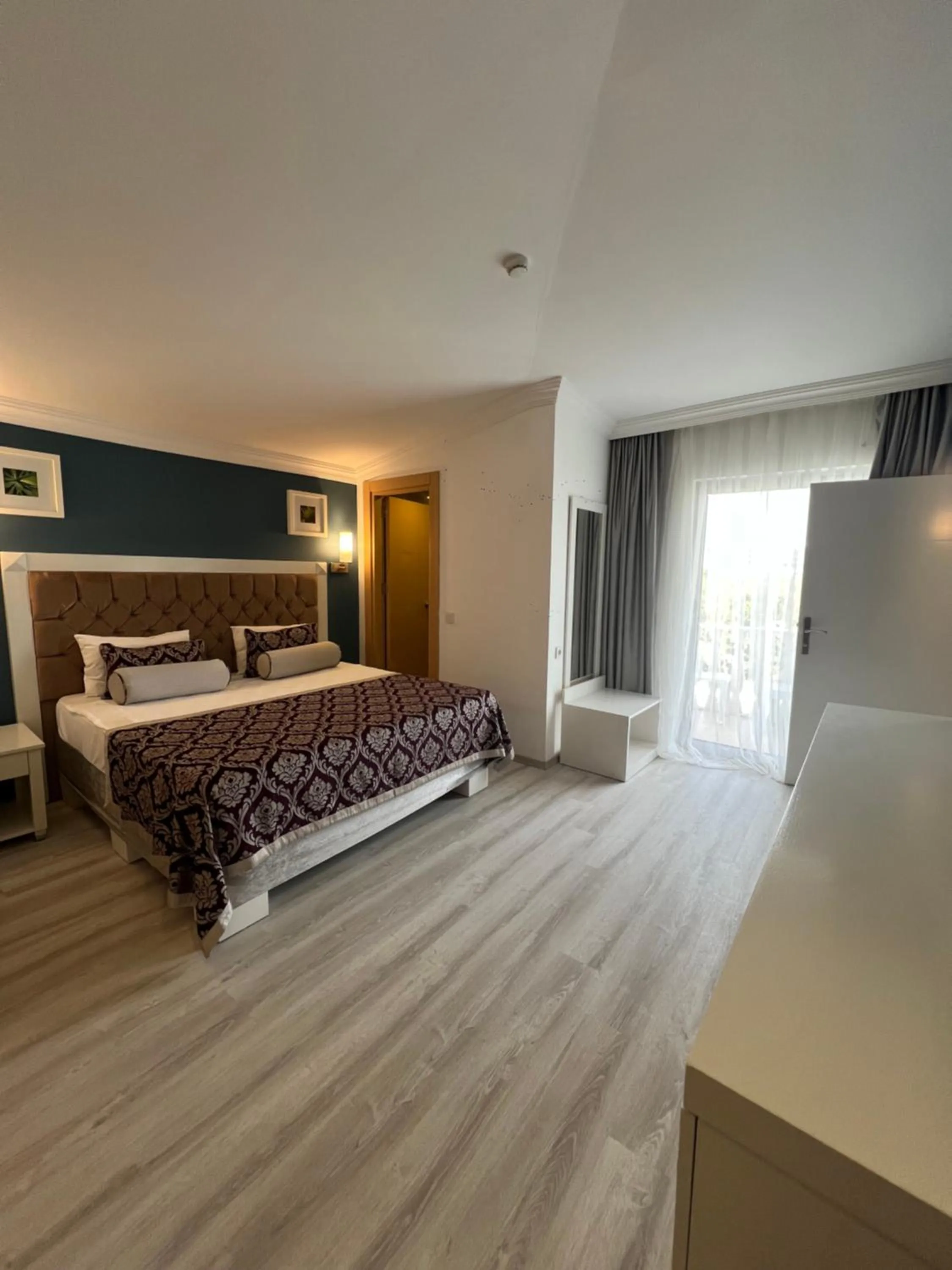 Bedroom, Bed in SL La Perla Hotel Kemer