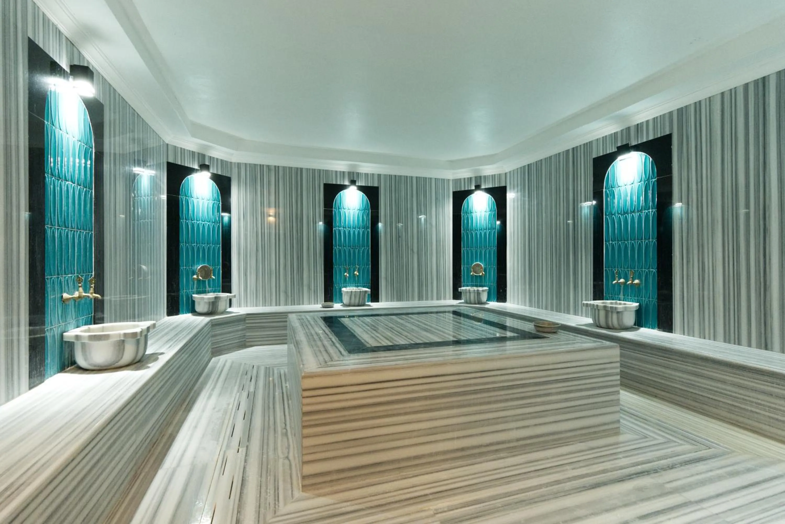 Public Bath in SL La Perla Hotel Kemer