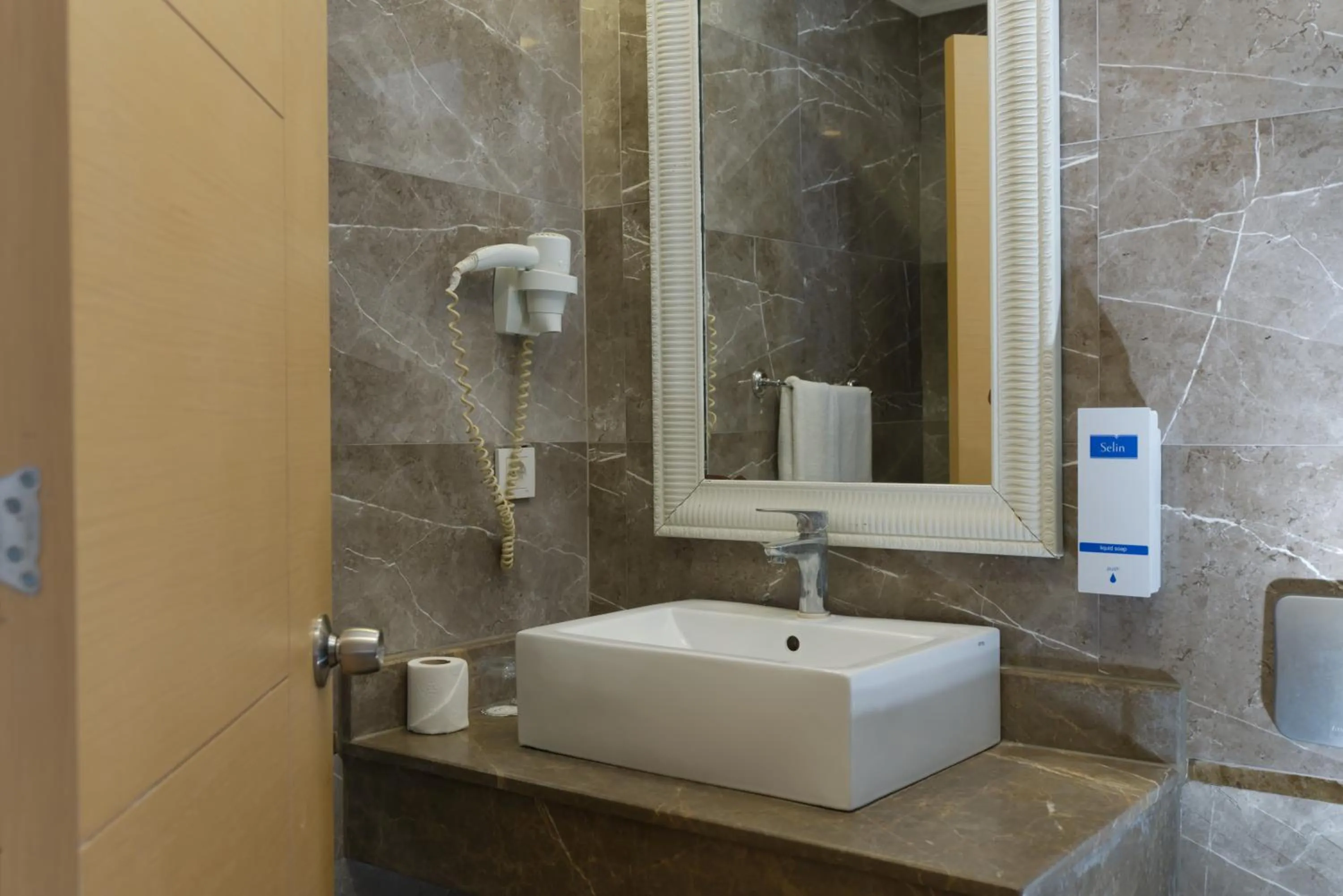 Garden in SL La Perla Hotel Kemer